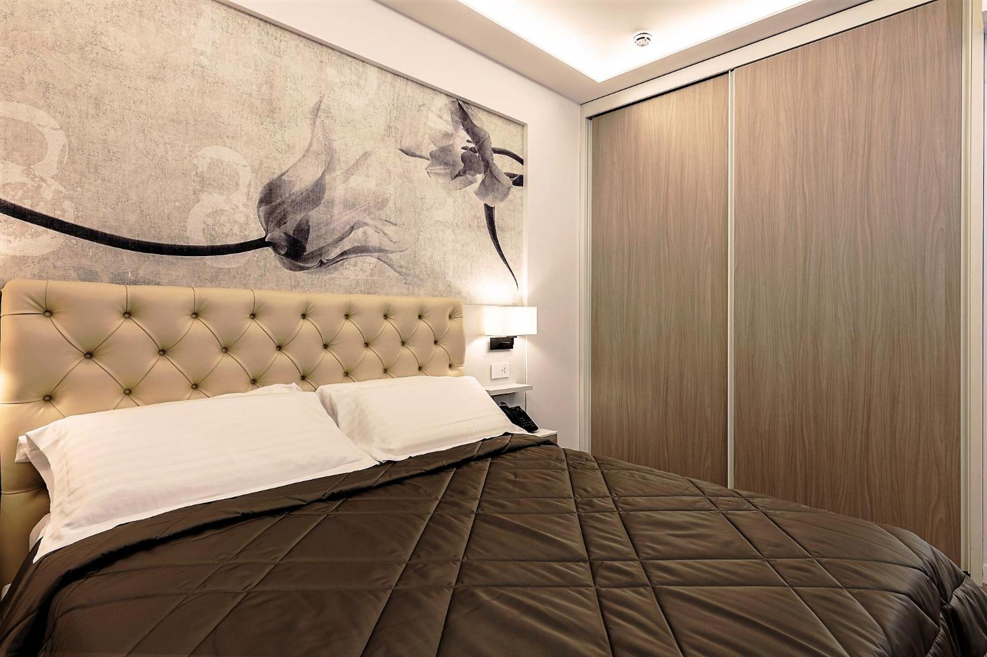 Double Room with Garden View - Photo 11