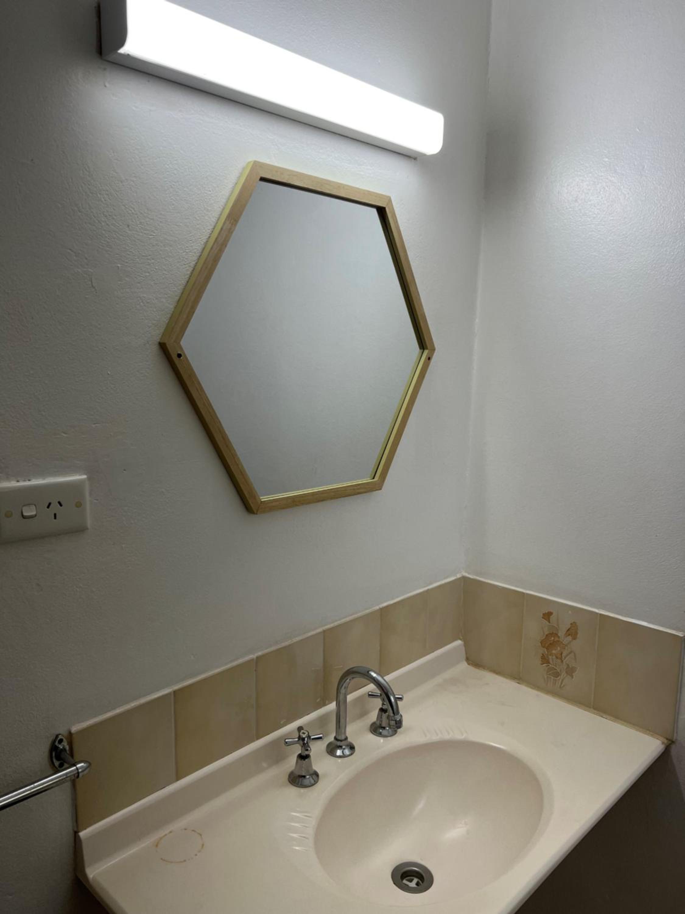 Budget Twin Room photo 3