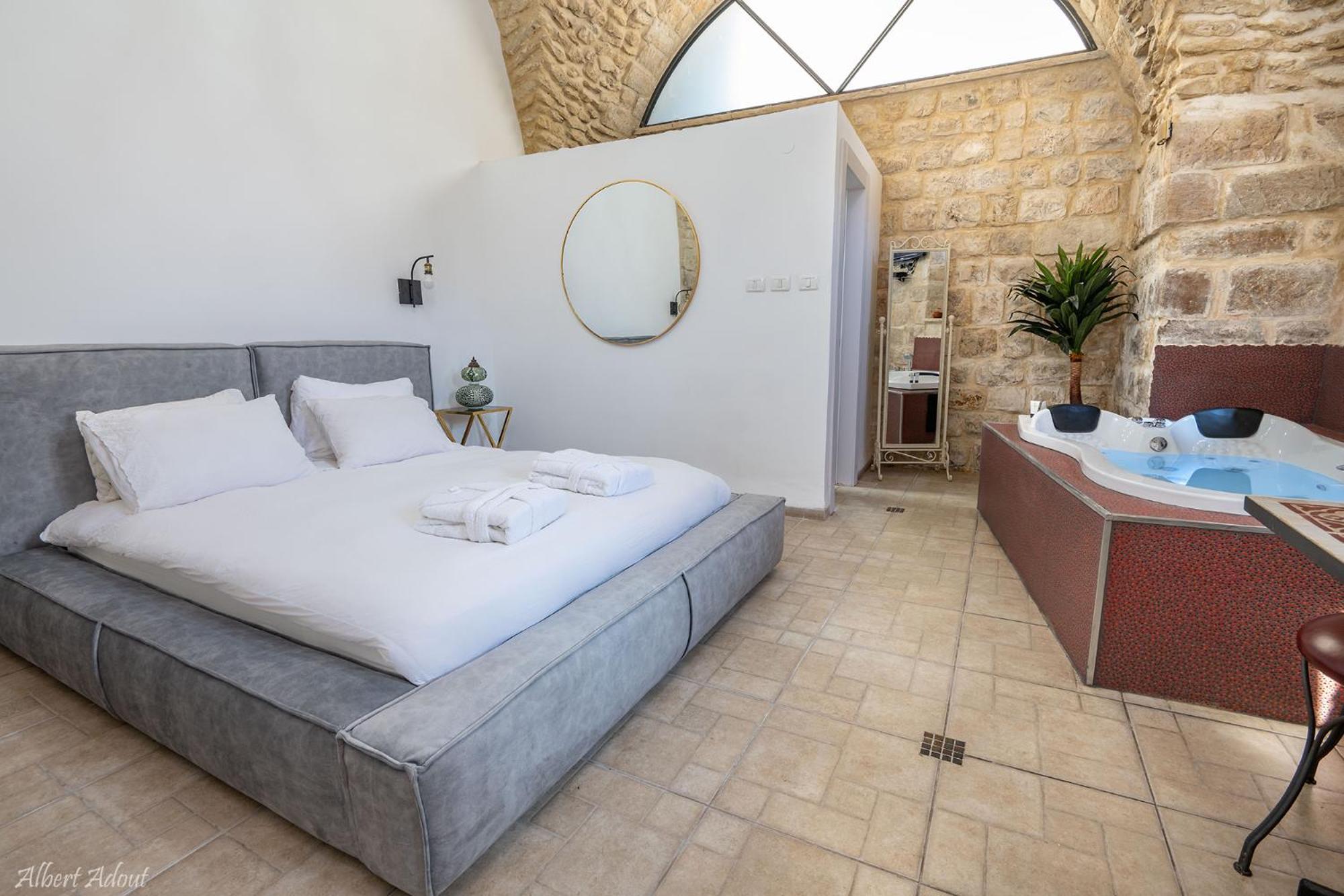 Deluxe Suite with Spa Bath - Photo 1