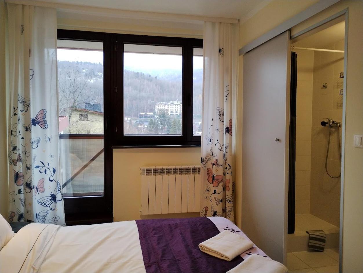 Double Room with Balcony - Photo 8