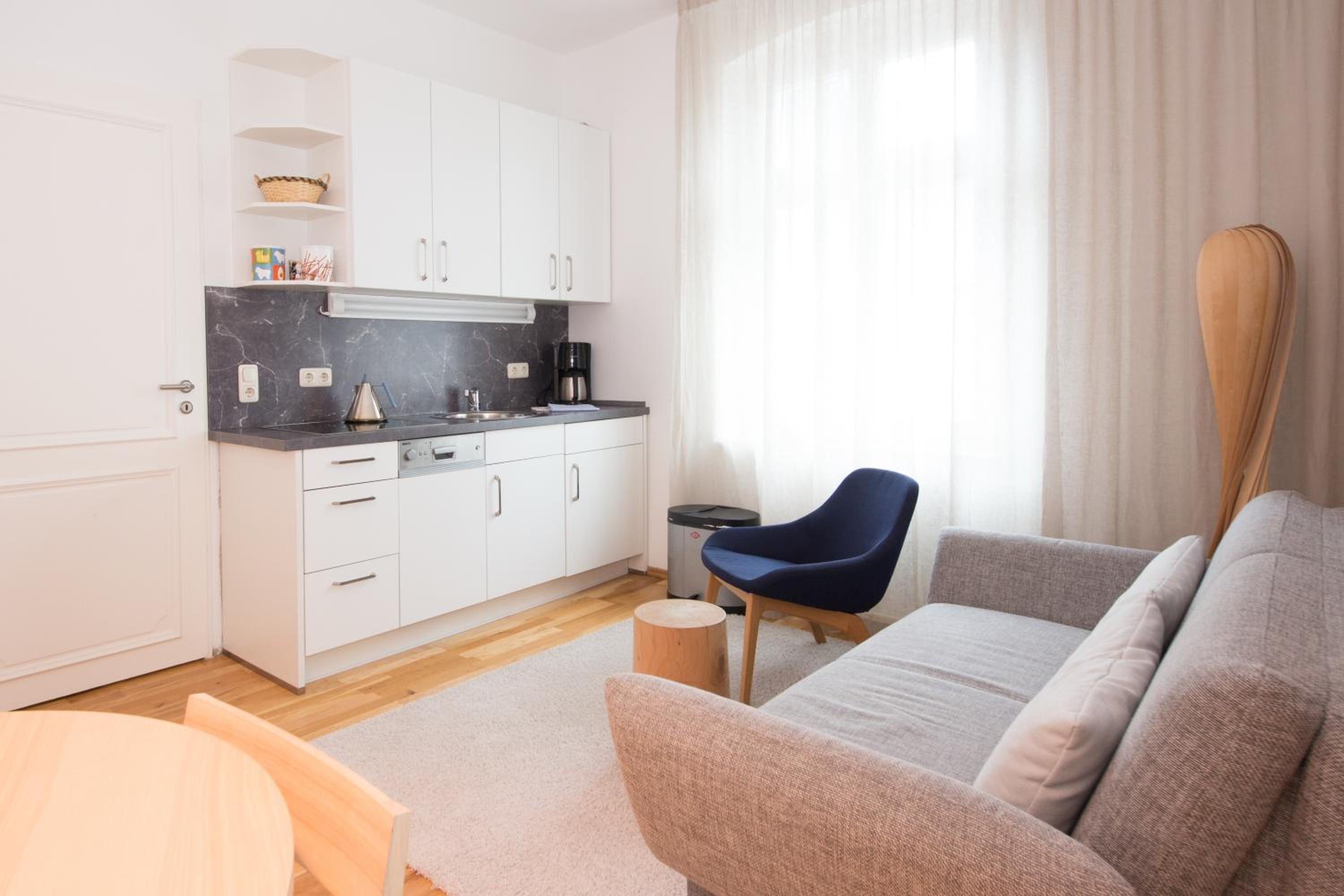 Deluxe One-Bedroom Apartment - Ground Floor photo 2