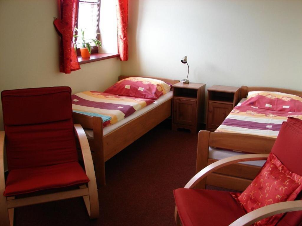 Twin Room with Extra Bed photo 1
