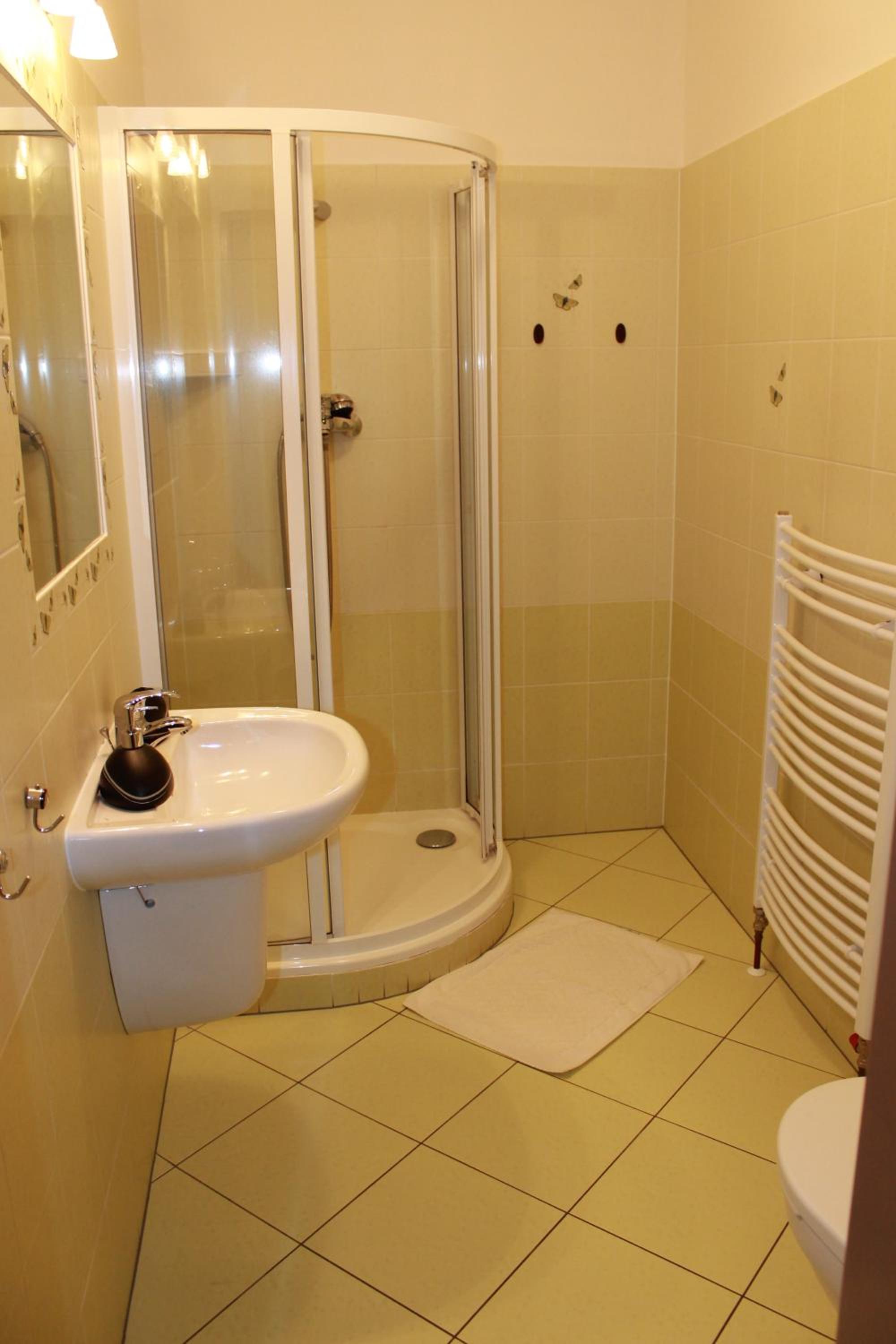 Double Room with Extra Bed photo 2
