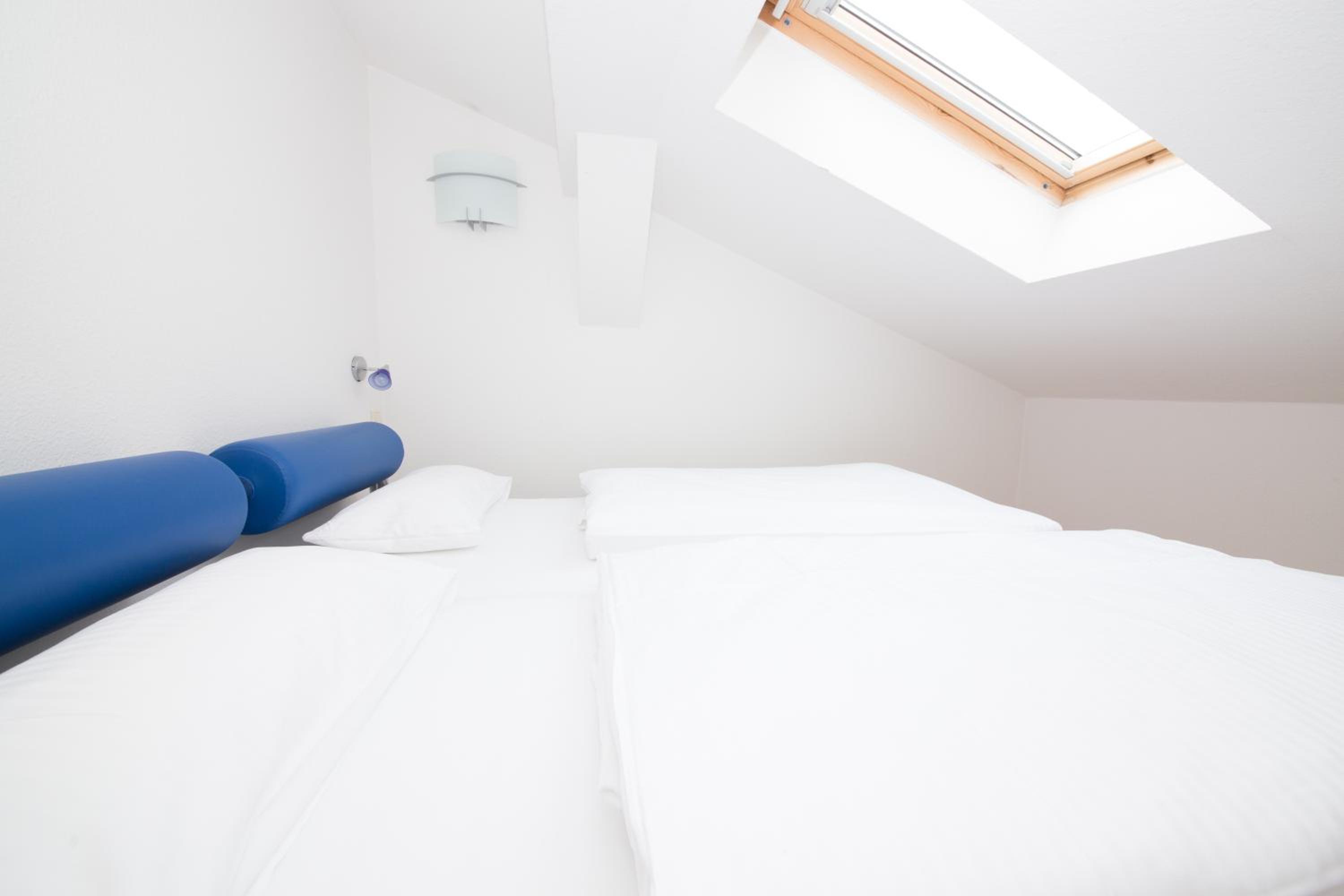 Two-Bedroom Apartment with Balcony photo 2