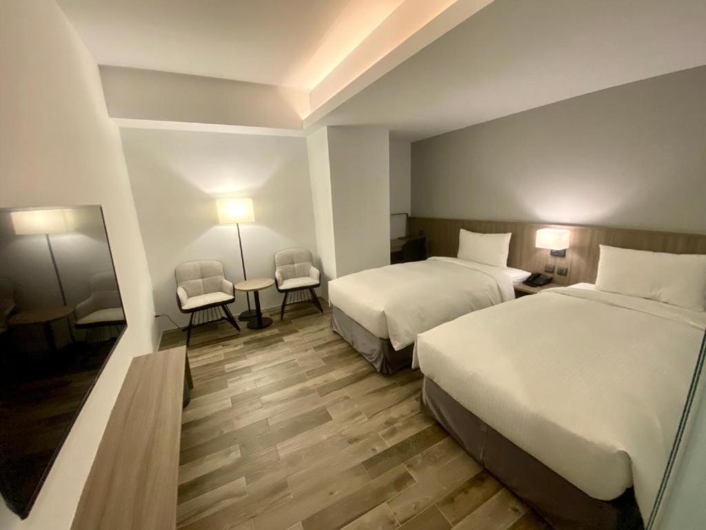 Superior Twin Room (No Window) - Photo 1