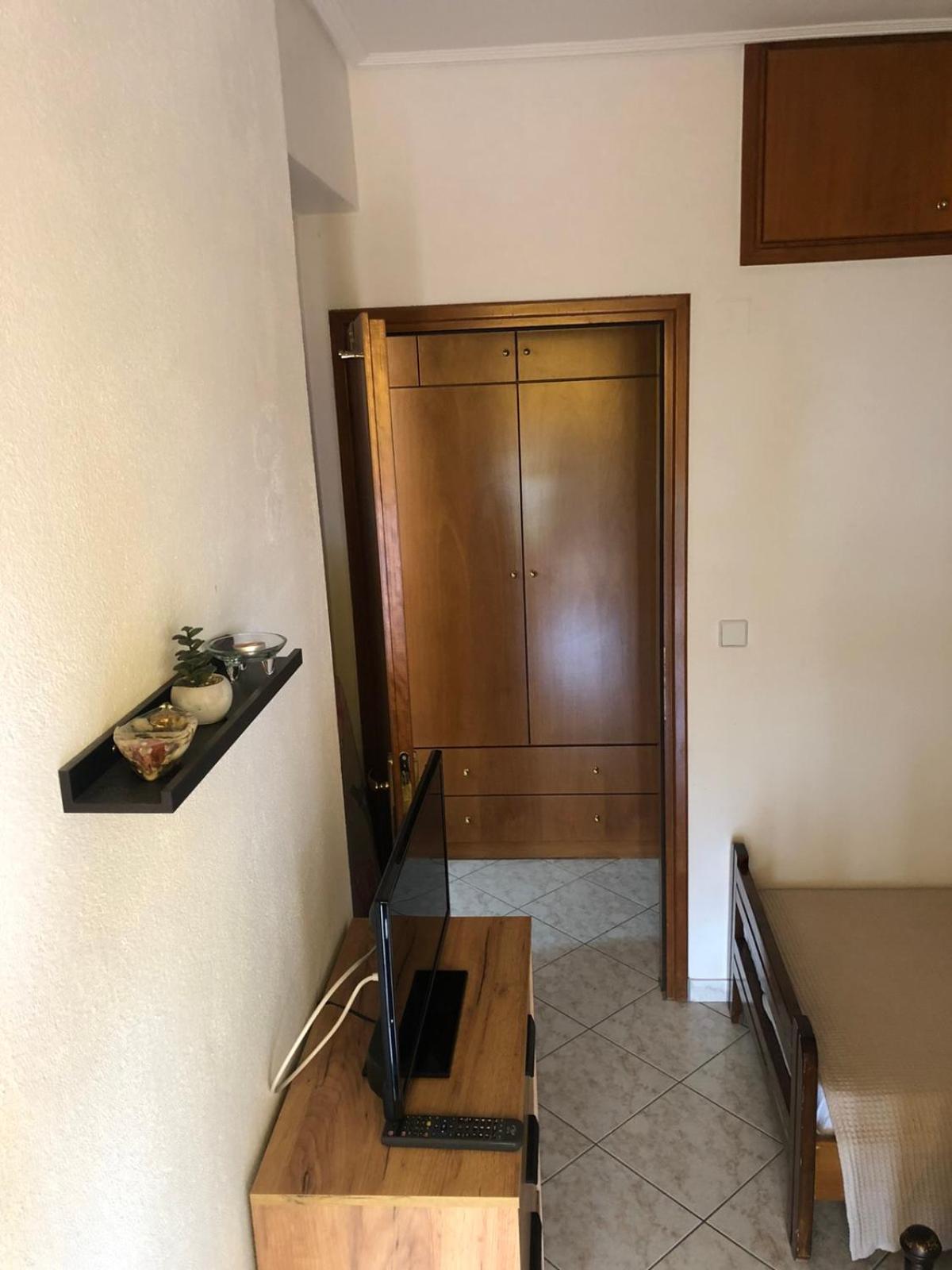 One-Bedroom Apartment photo 3