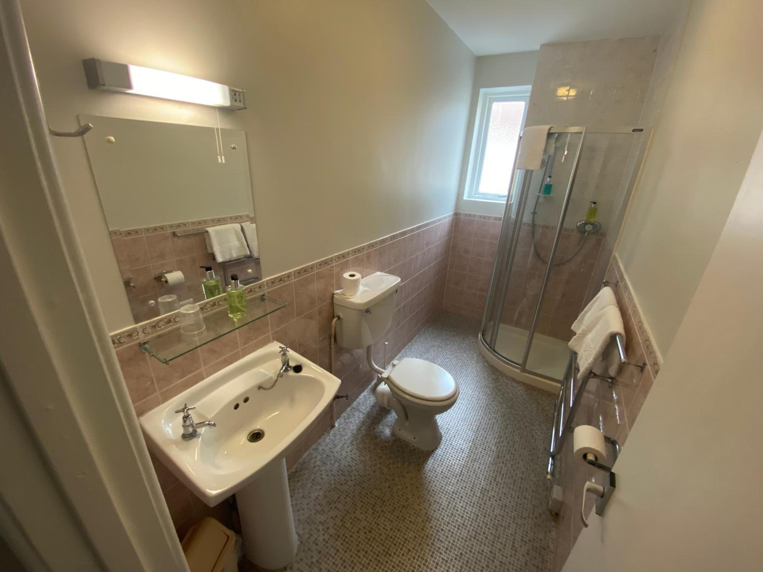 Twin Room - Photo 4