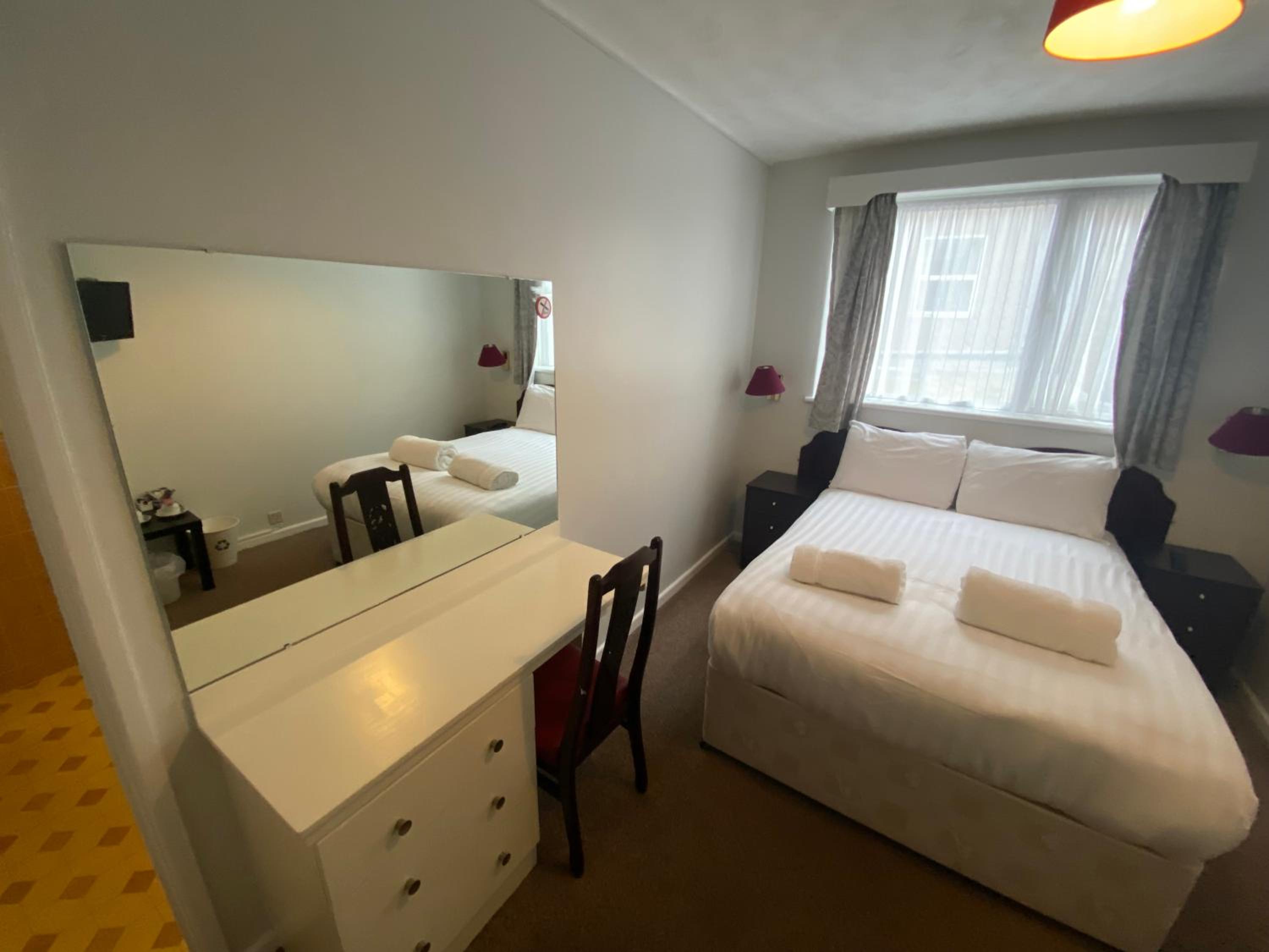 Double Room - Photo 2
