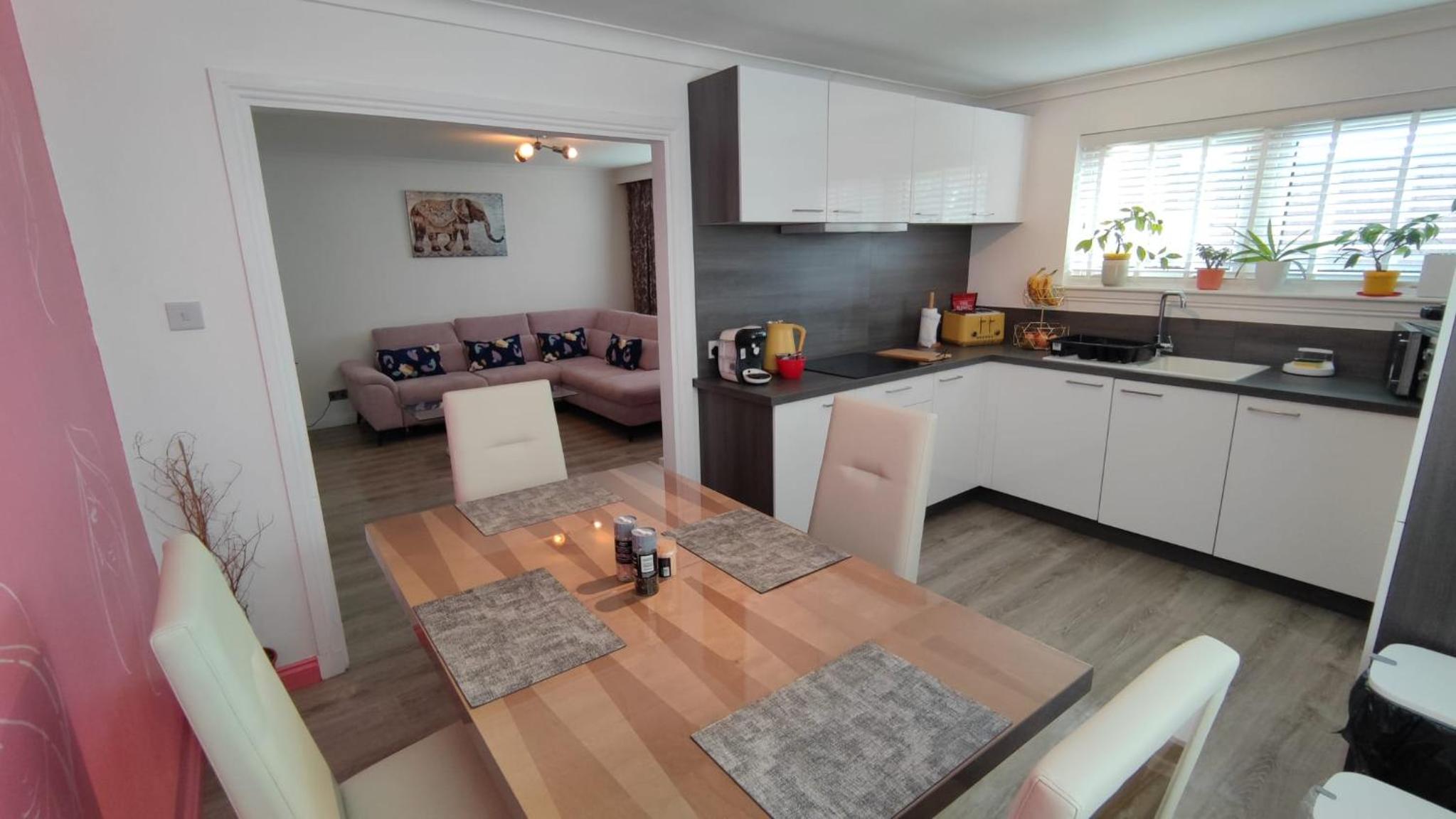 Two-Bedroom Apartment - Photo 10