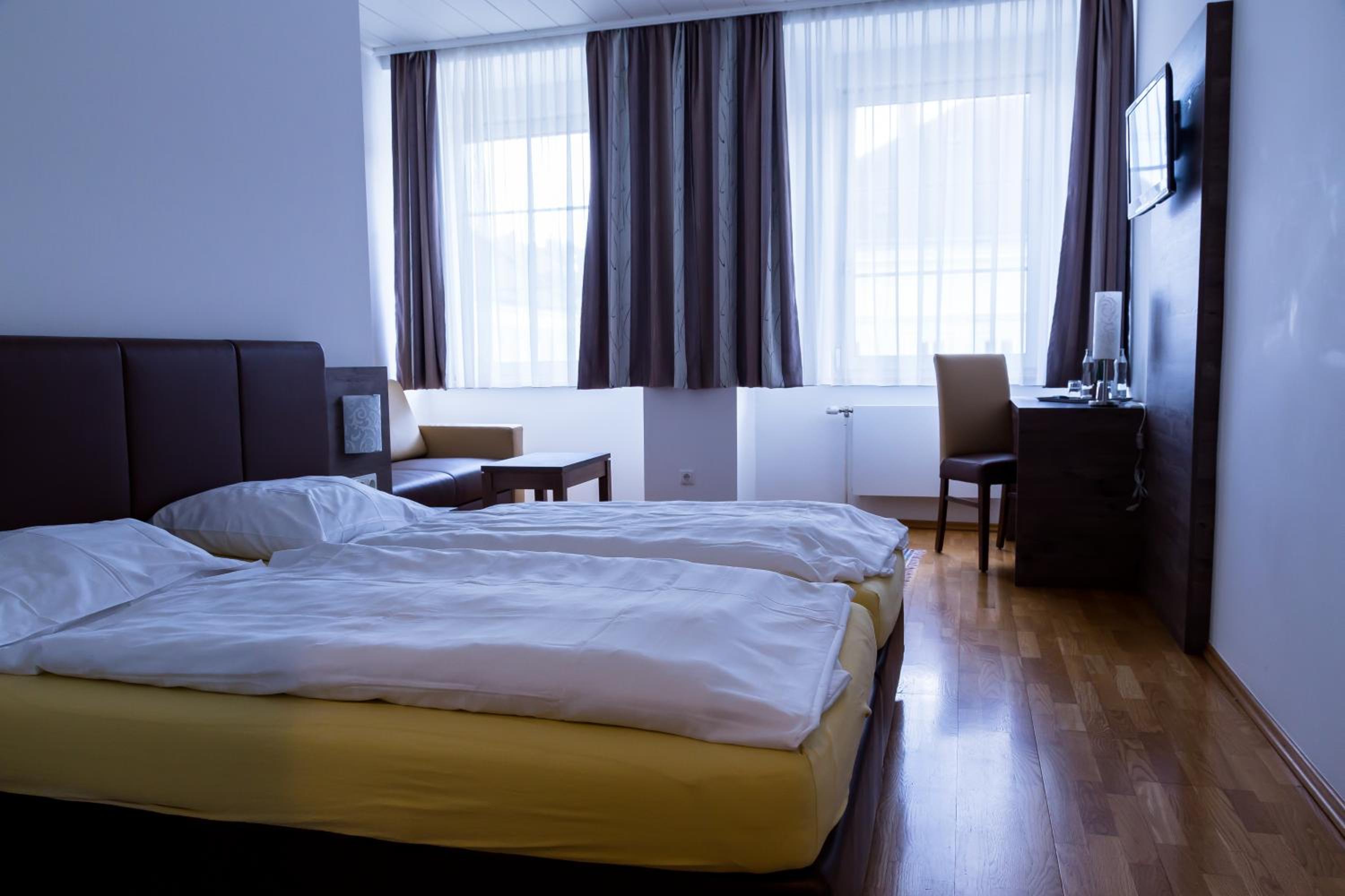 Double Room - Photo 14