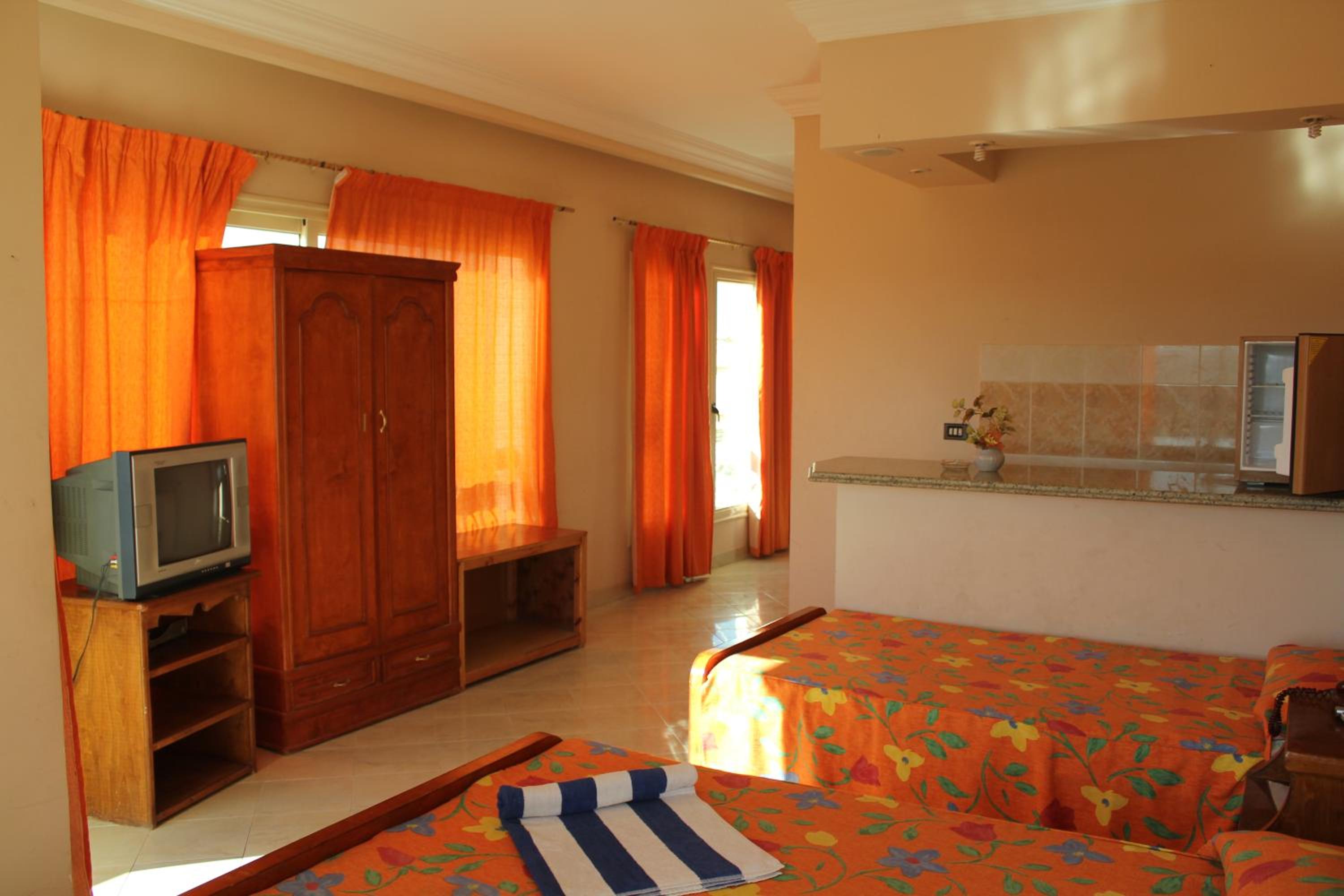 Standard Triple Room - Photo 1