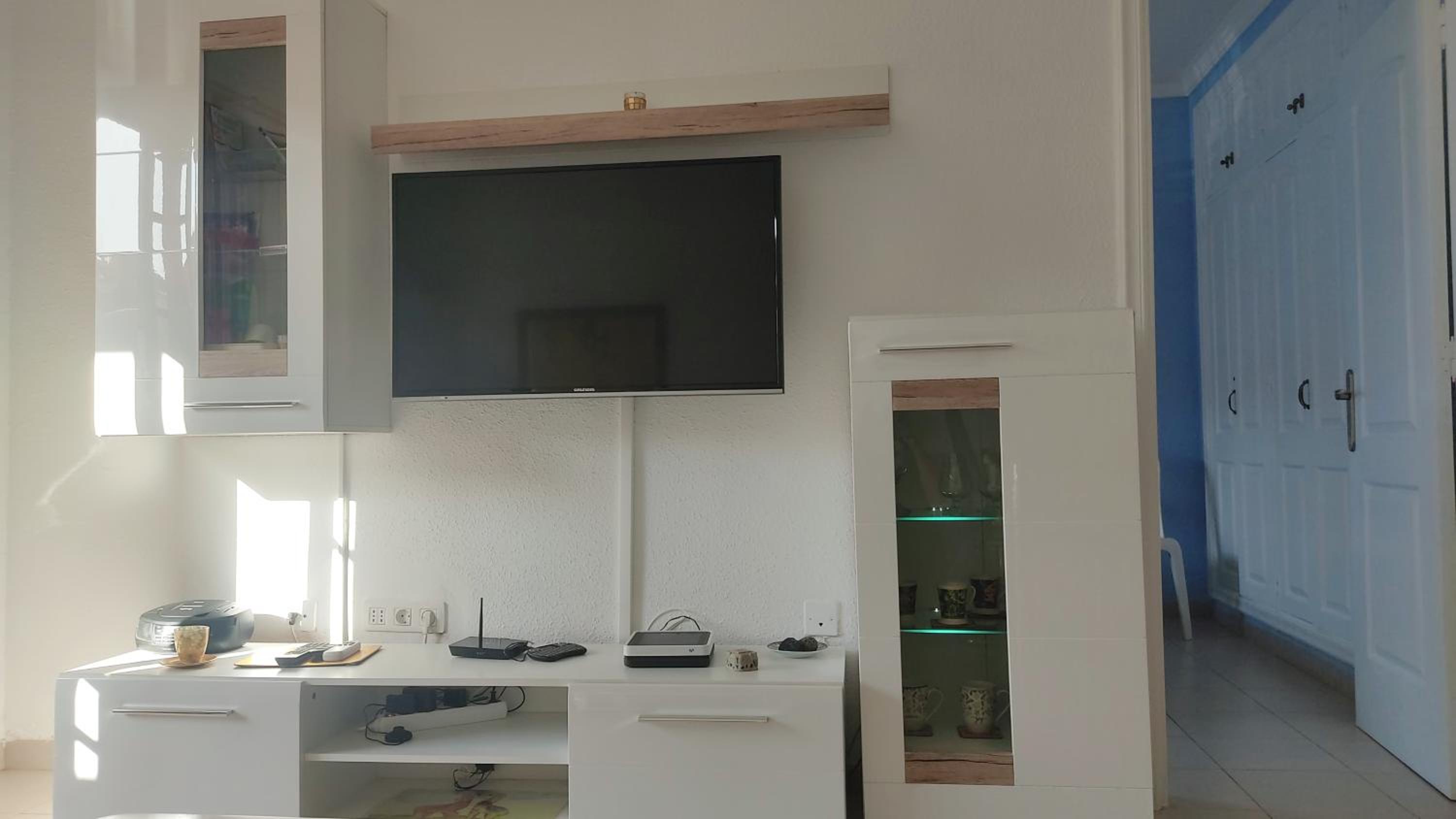 One-Bedroom Apartment photo 2