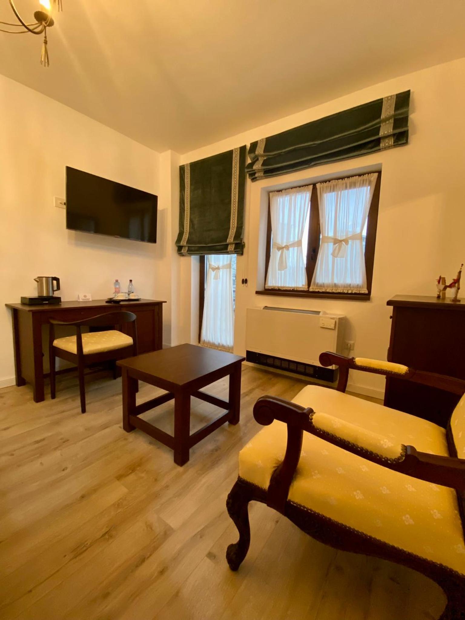 Deluxe Double or Twin Room with Balcony photo 3