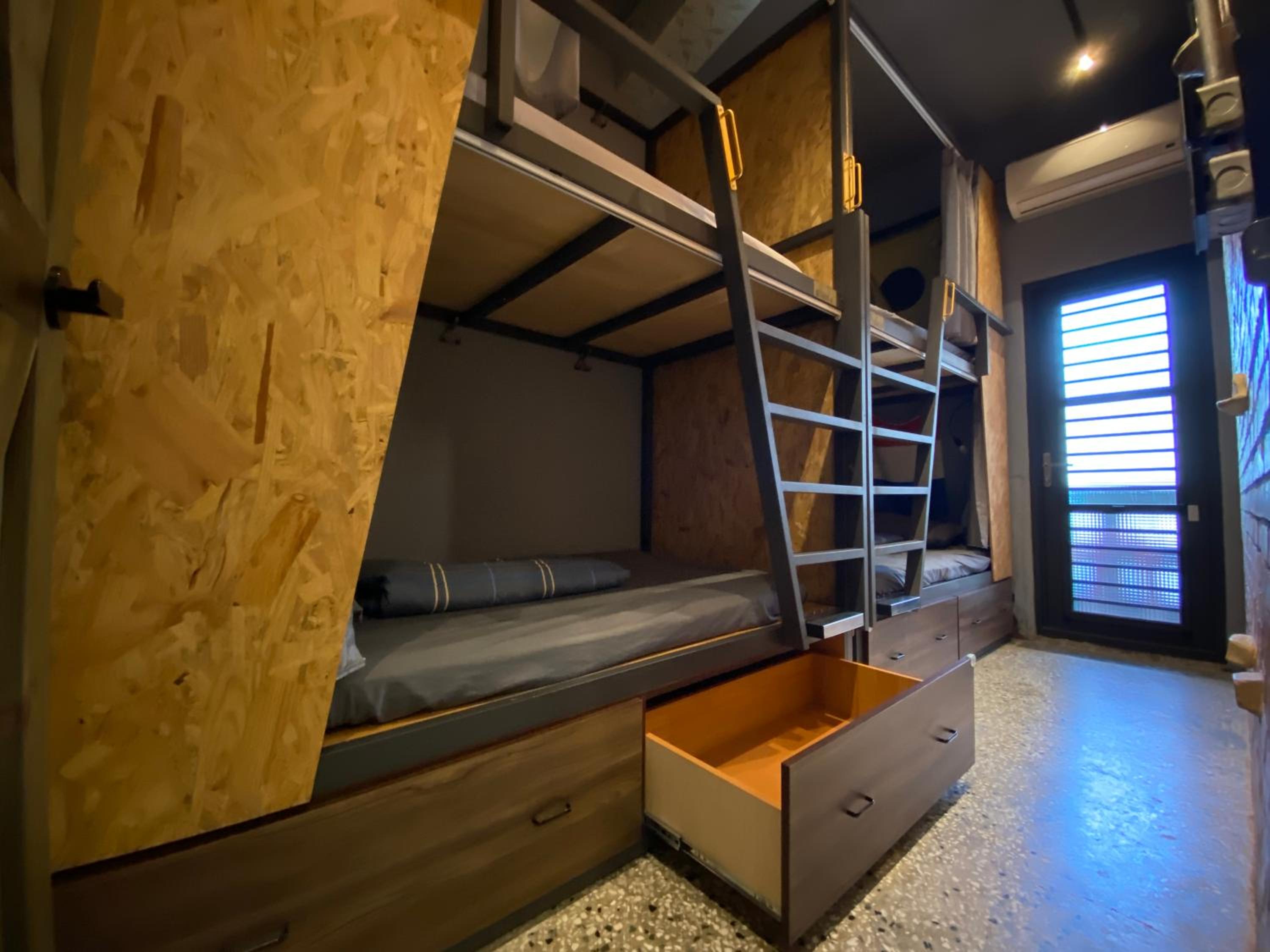 Bed in 4-Bed Mixed Dormitory Room photo 1