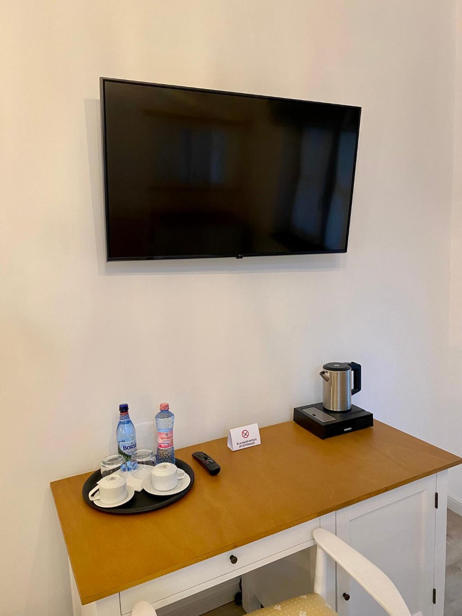 Double or Twin Room with Balcony photo 2