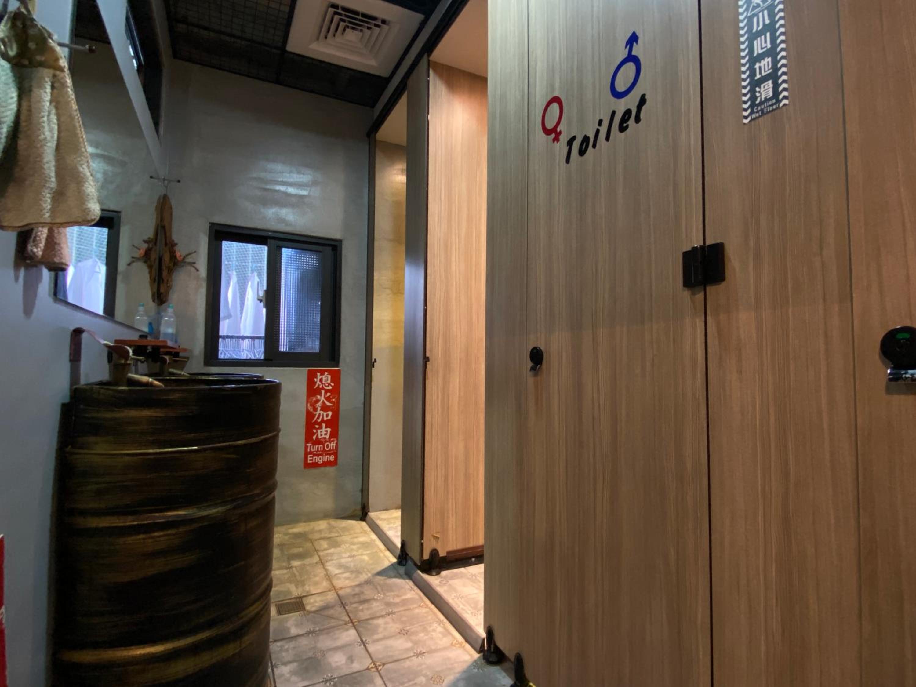 Standard Double Room with Shared Bathroom photo 3