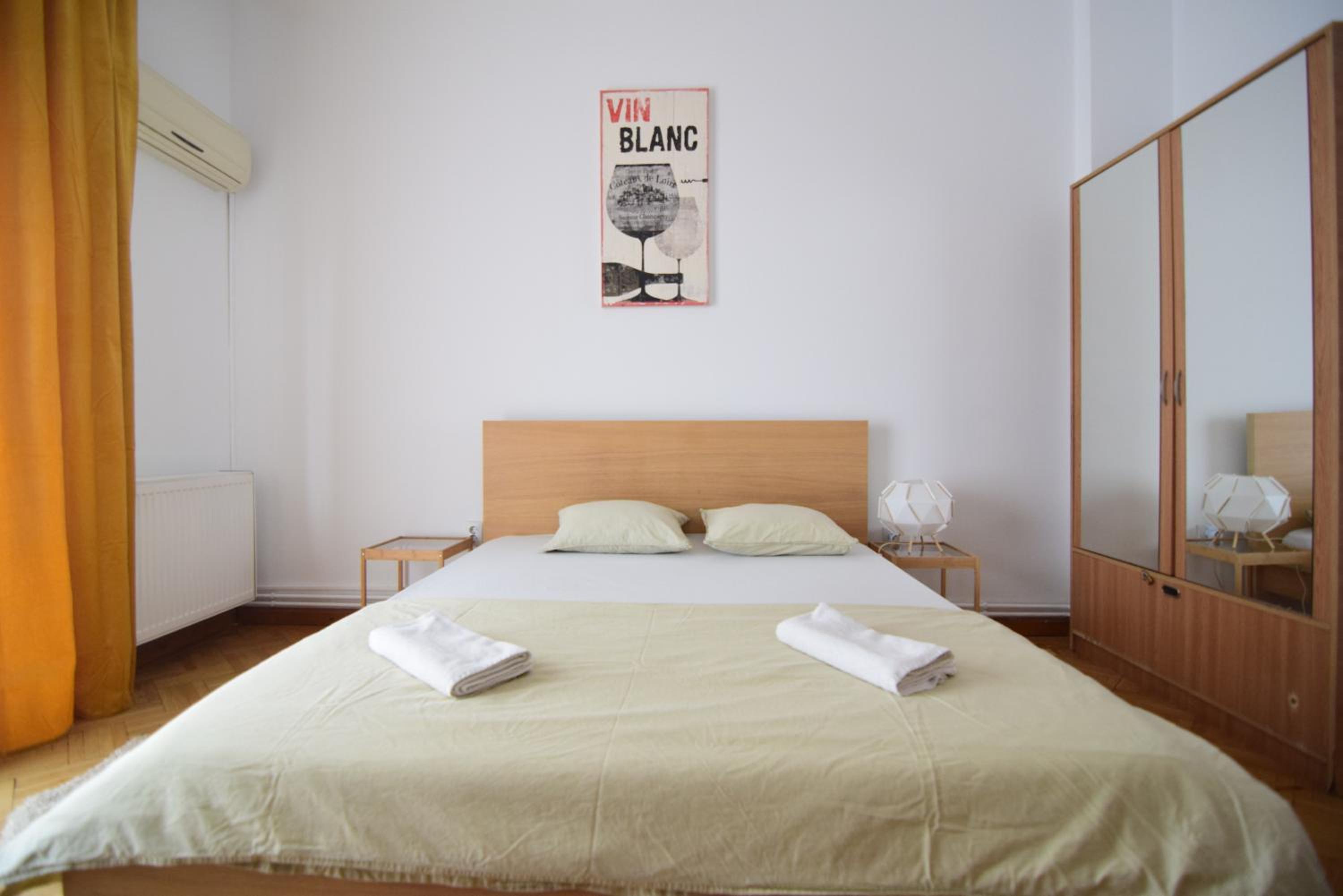 One-Bedroom Apartment - Photo 11