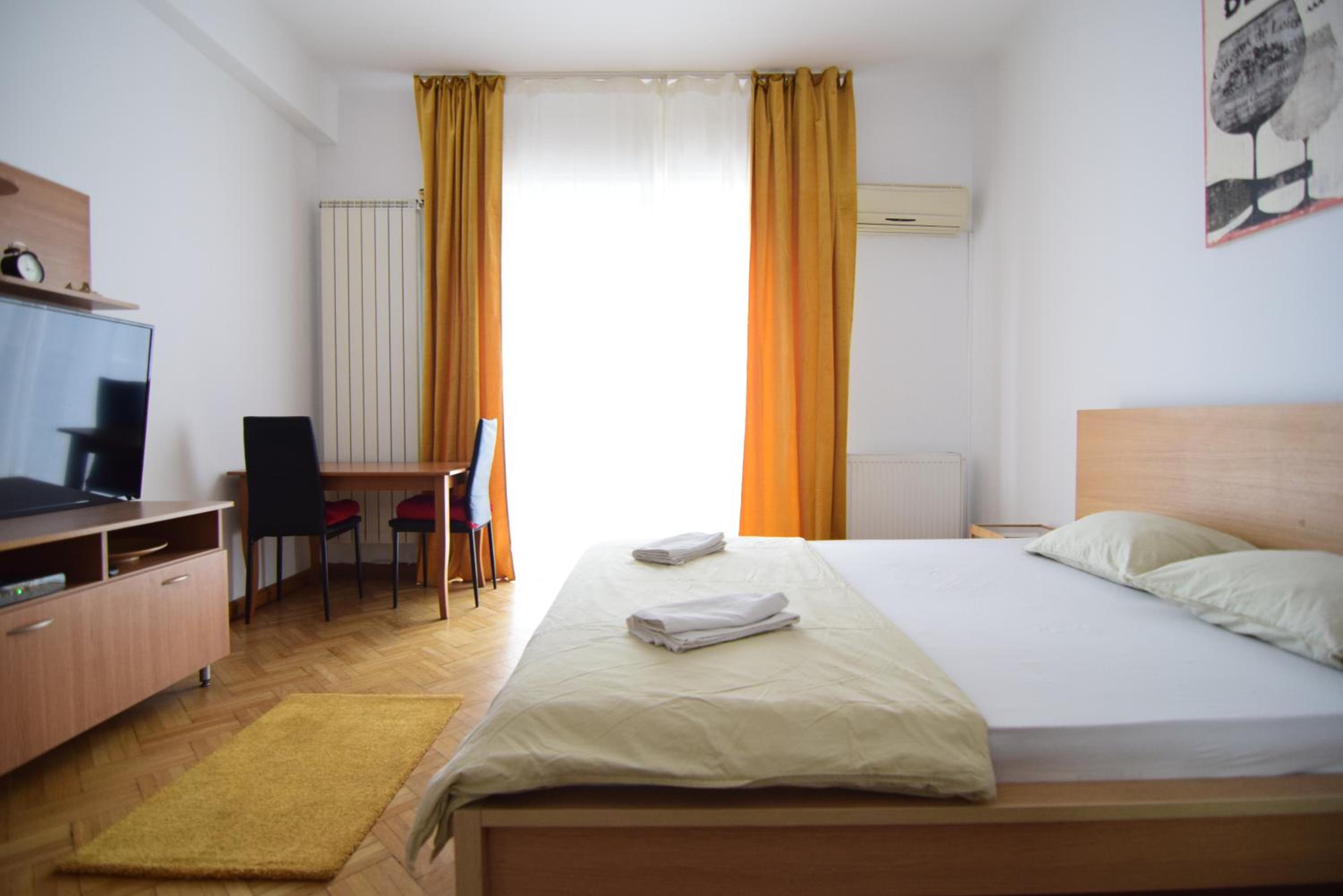 One-Bedroom Apartment - Photo 13
