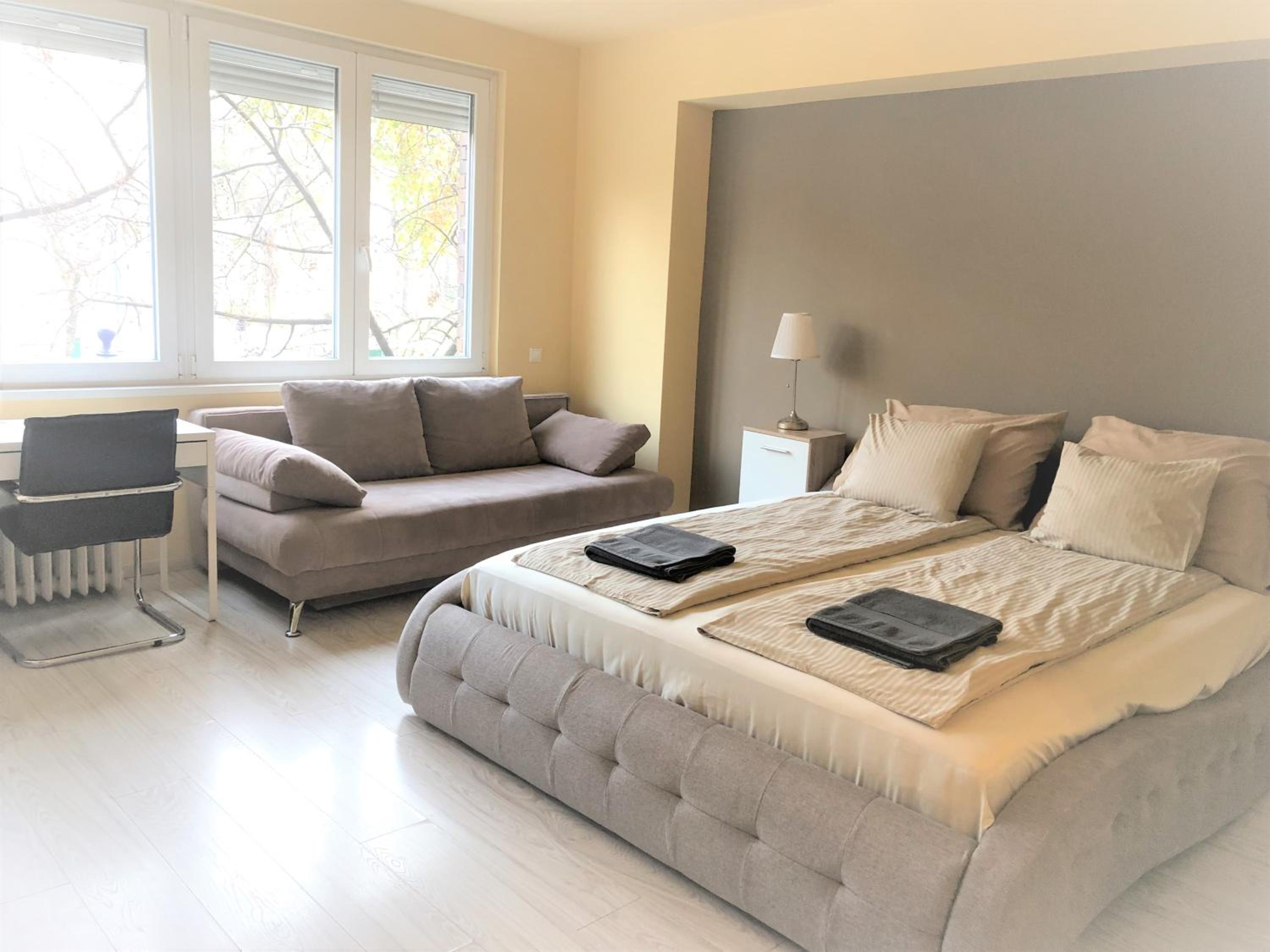One-Bedroom Apartment