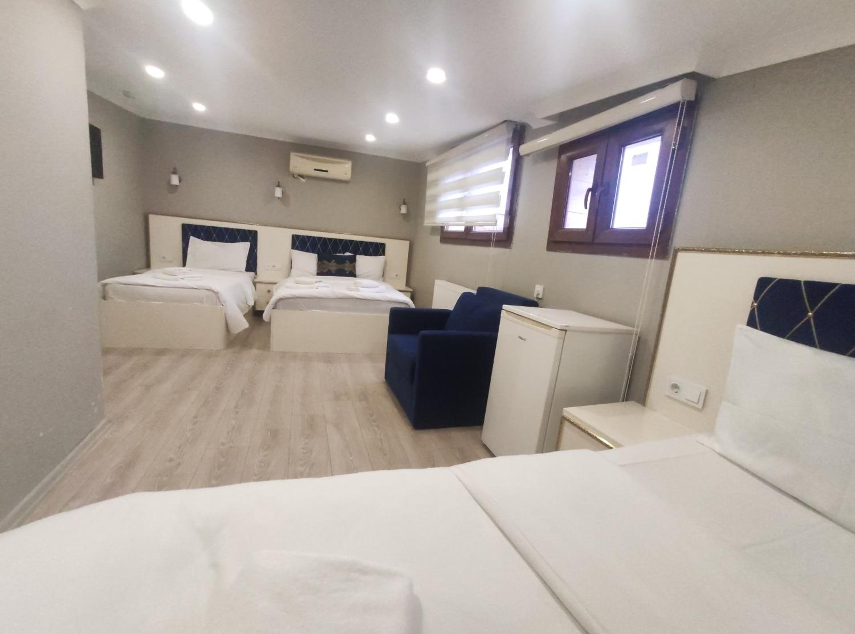 Economy Quadruple Room photo 3