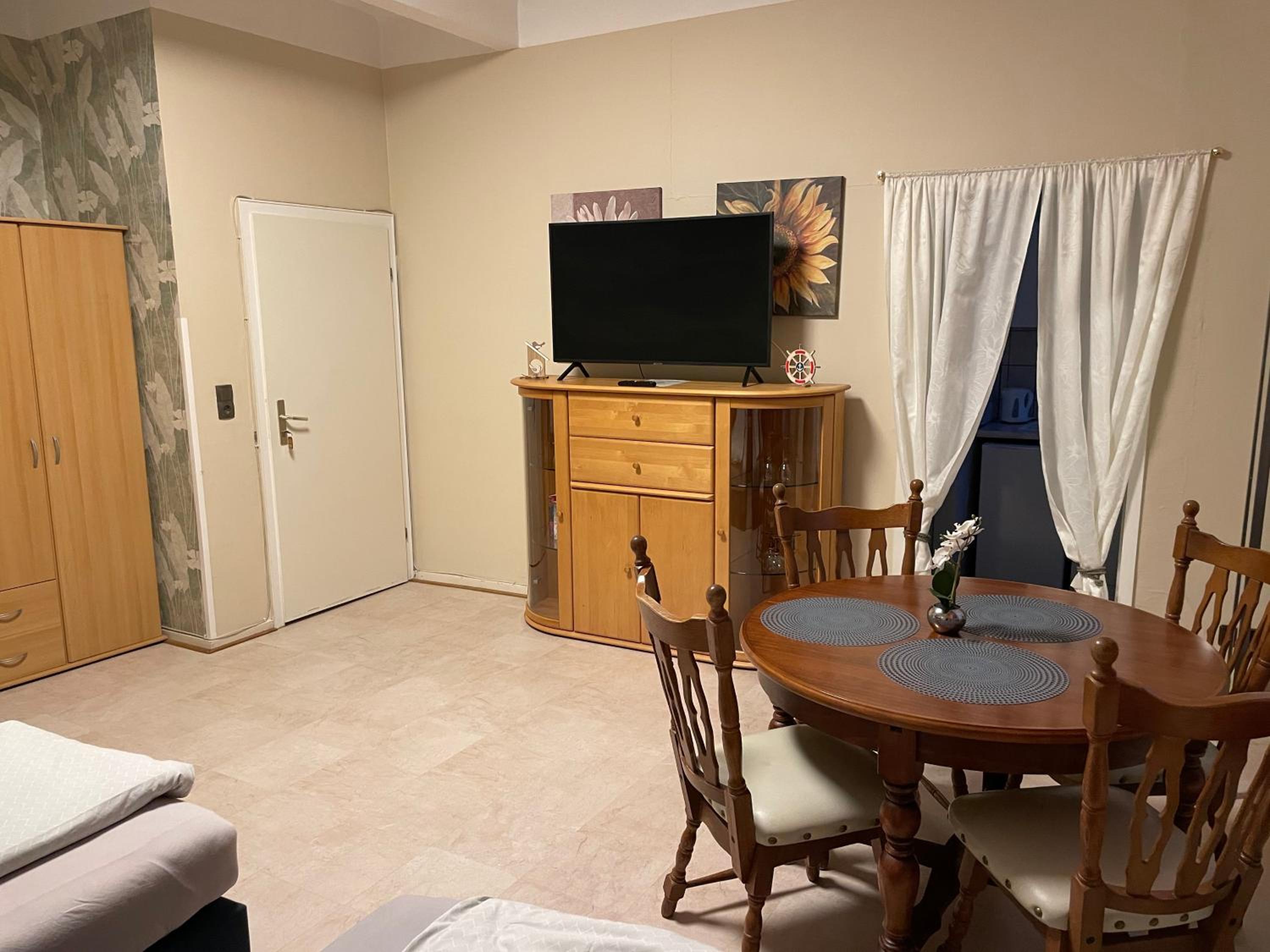 Family Room photo 2