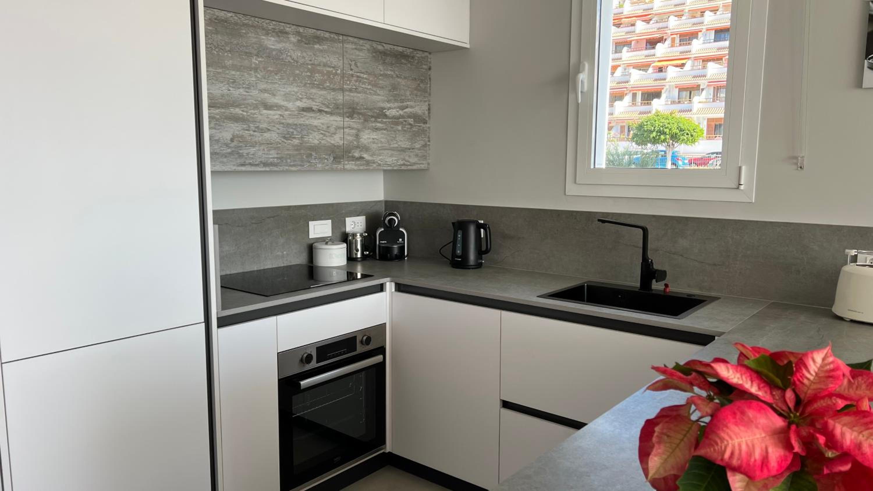 Studio Apartment with Sea View photo 3