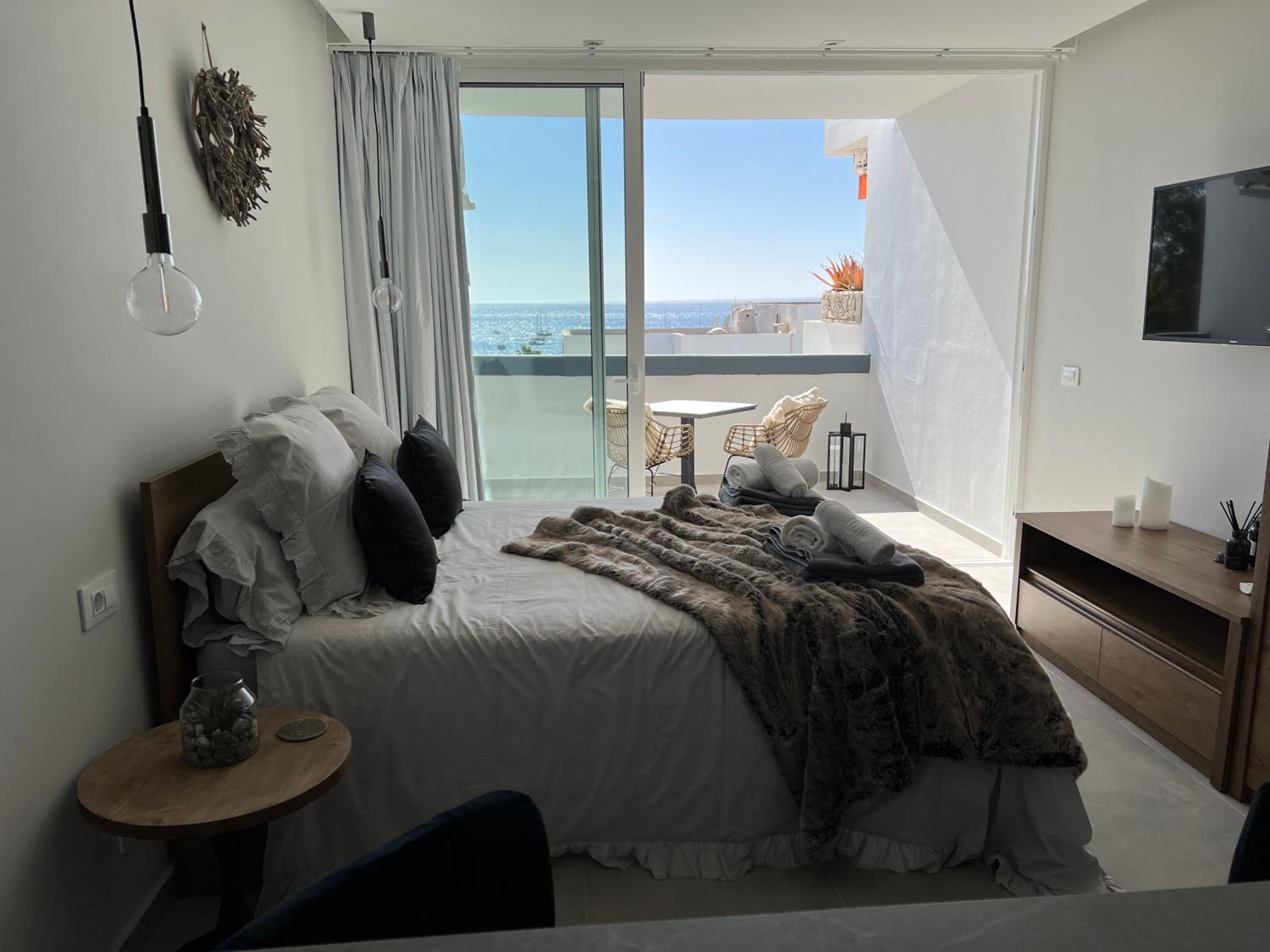 Studio Apartment with Sea View photo 2