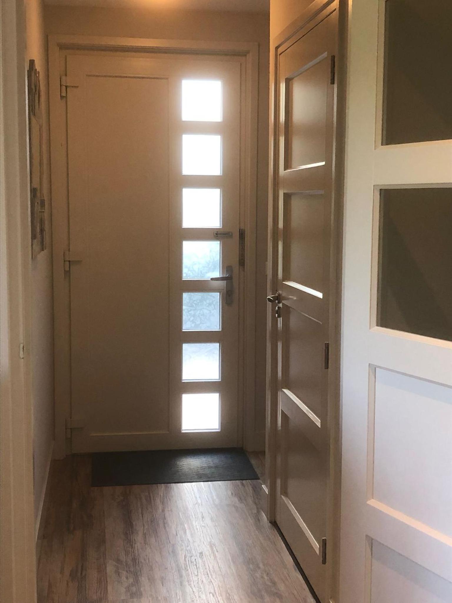 One-Bedroom Apartment with Garden photo 2