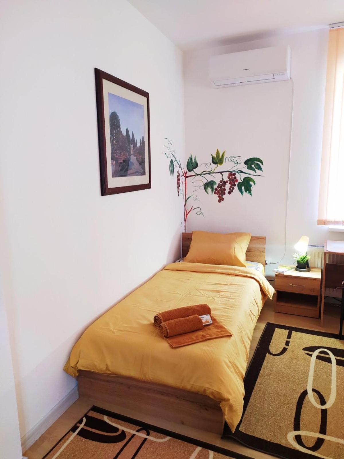 Budget Twin Room photo 1