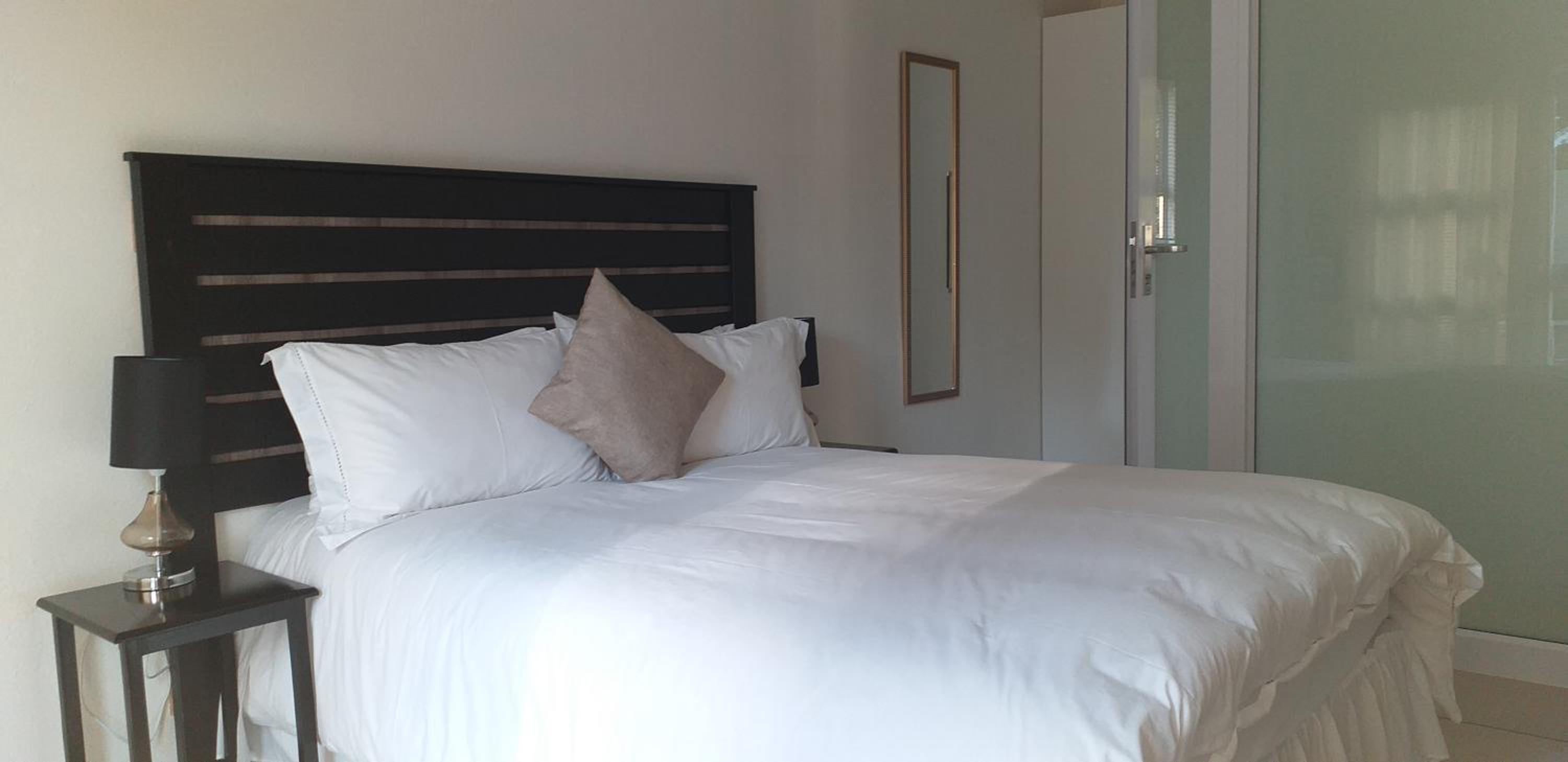 Budget Double Room - Photo 5