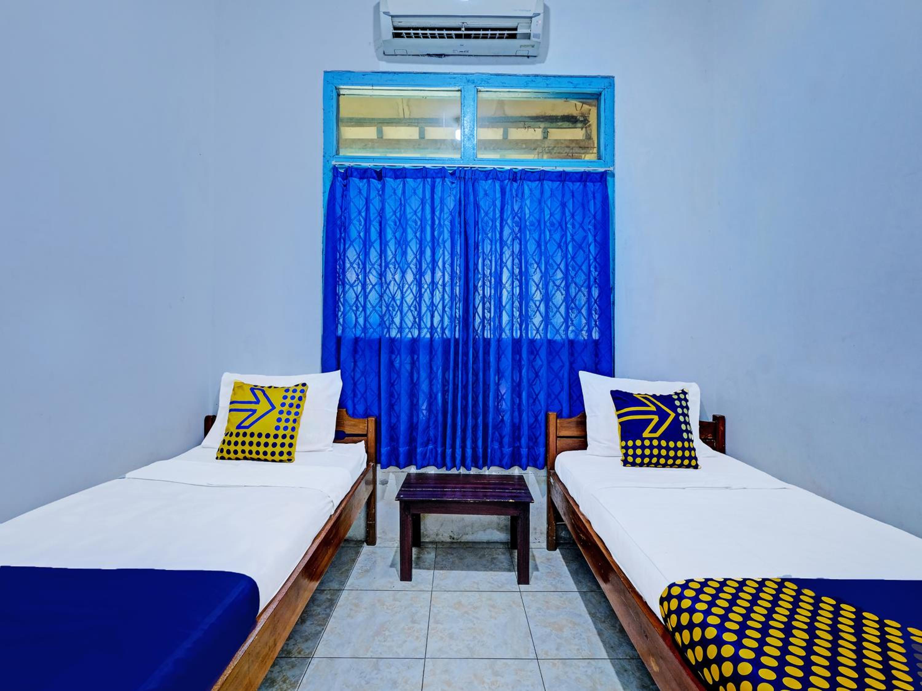 Small Twin Room photo 2