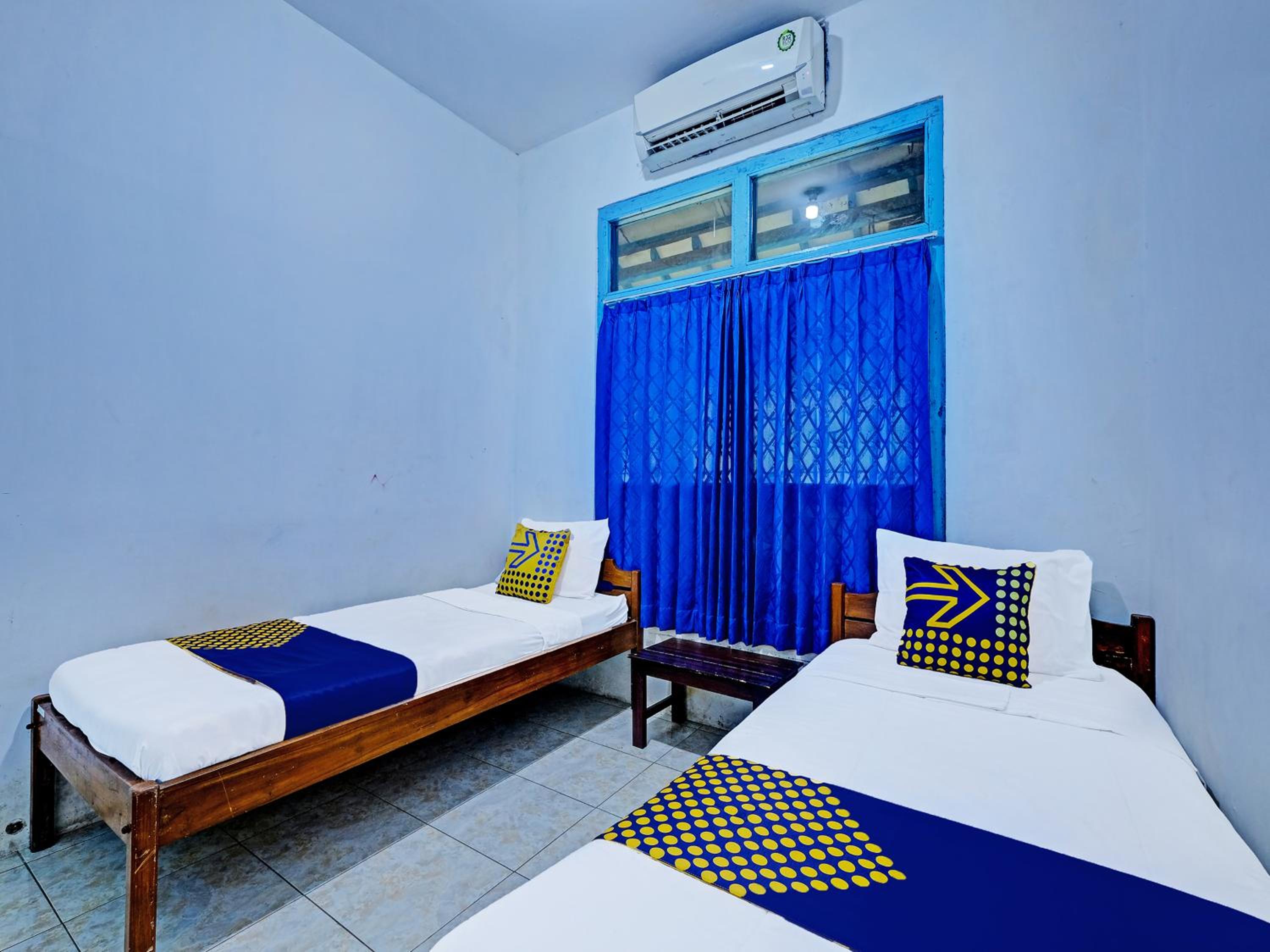Small Twin Room