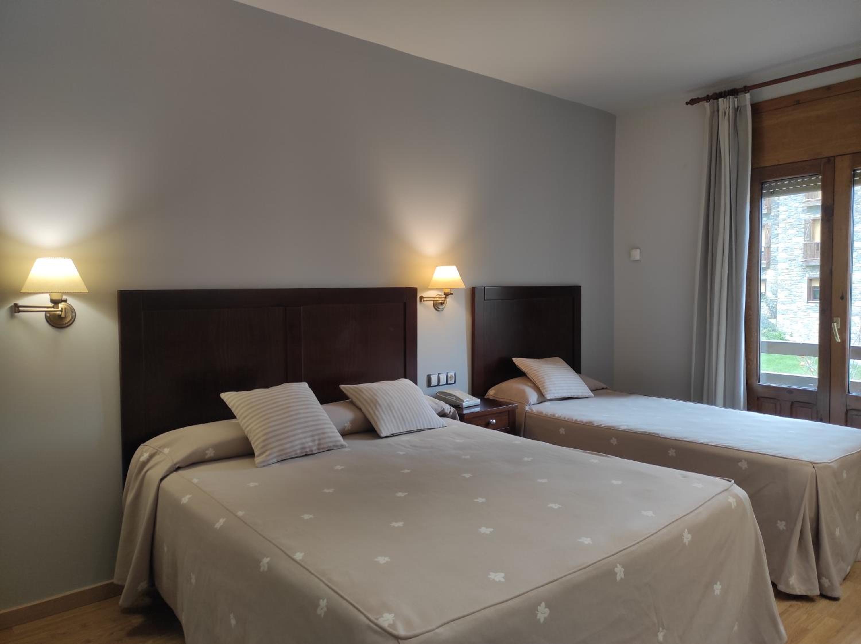 Habitación Superior Triple con Balcón