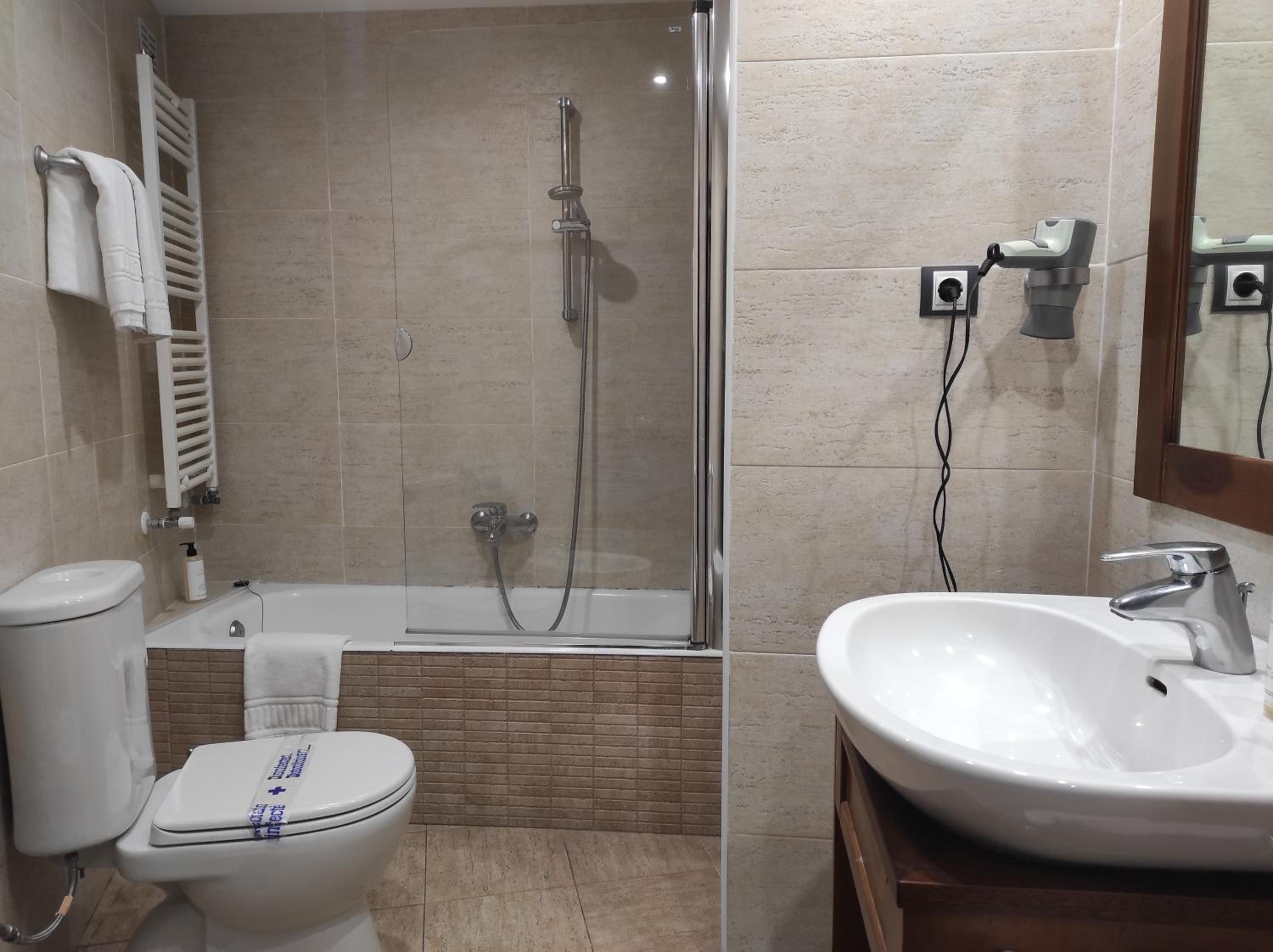 Superior Triple Room with Balcony photo 2