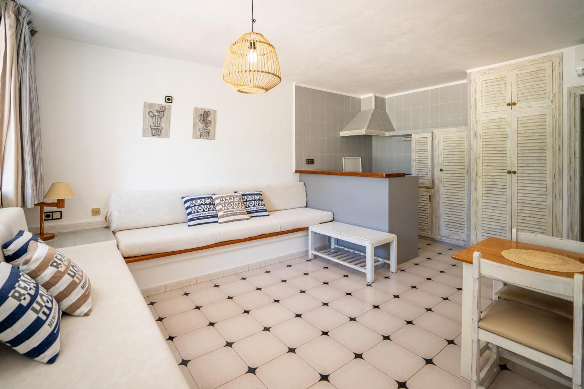 Apartamento con vista a la piscina