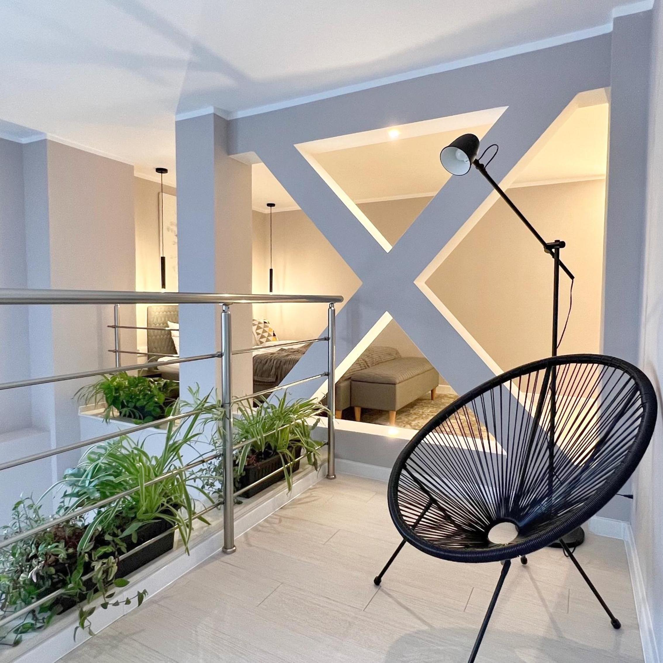 Executive Suite - Photo 12