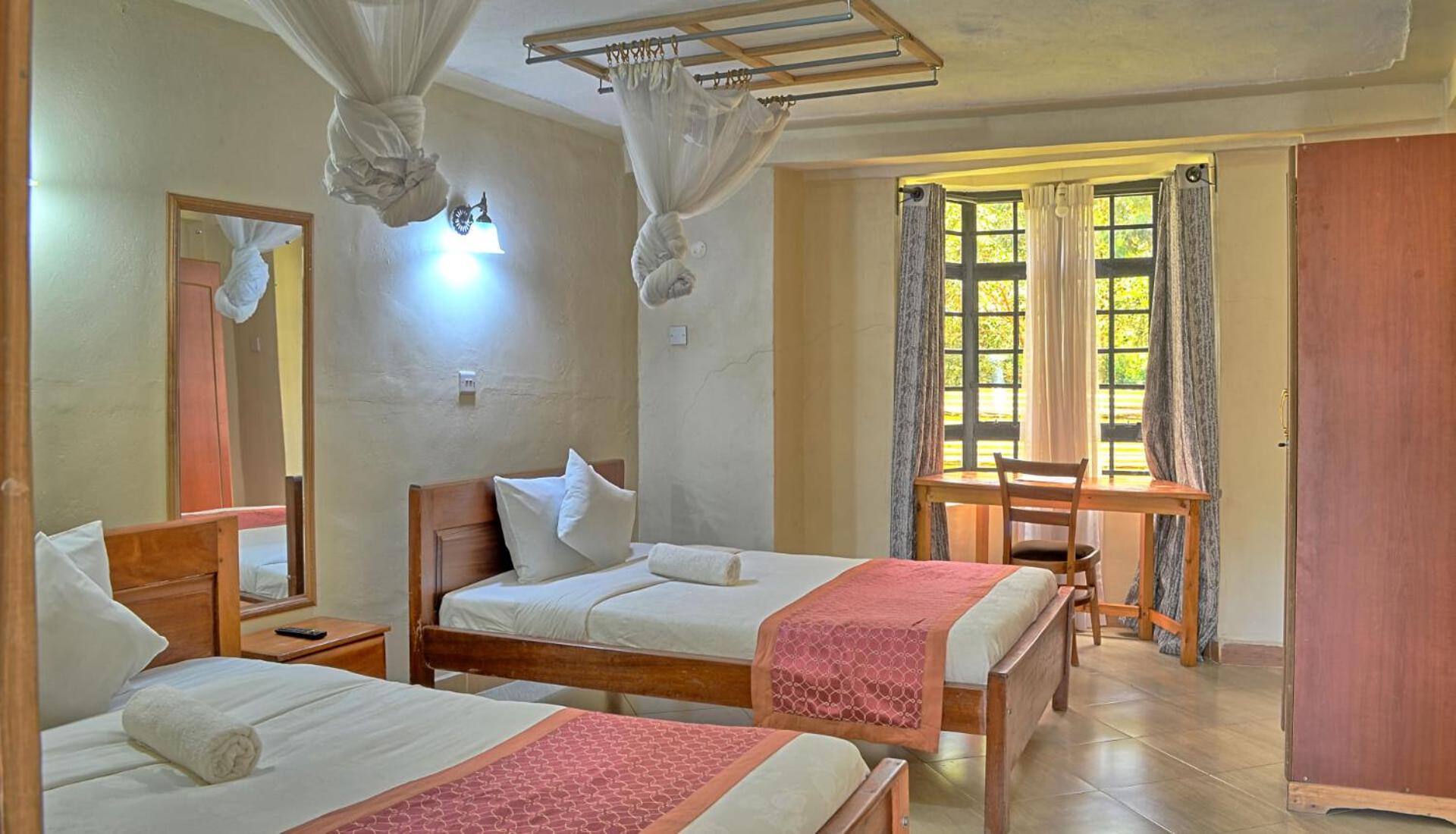 Standard Twin Room - Photo 19