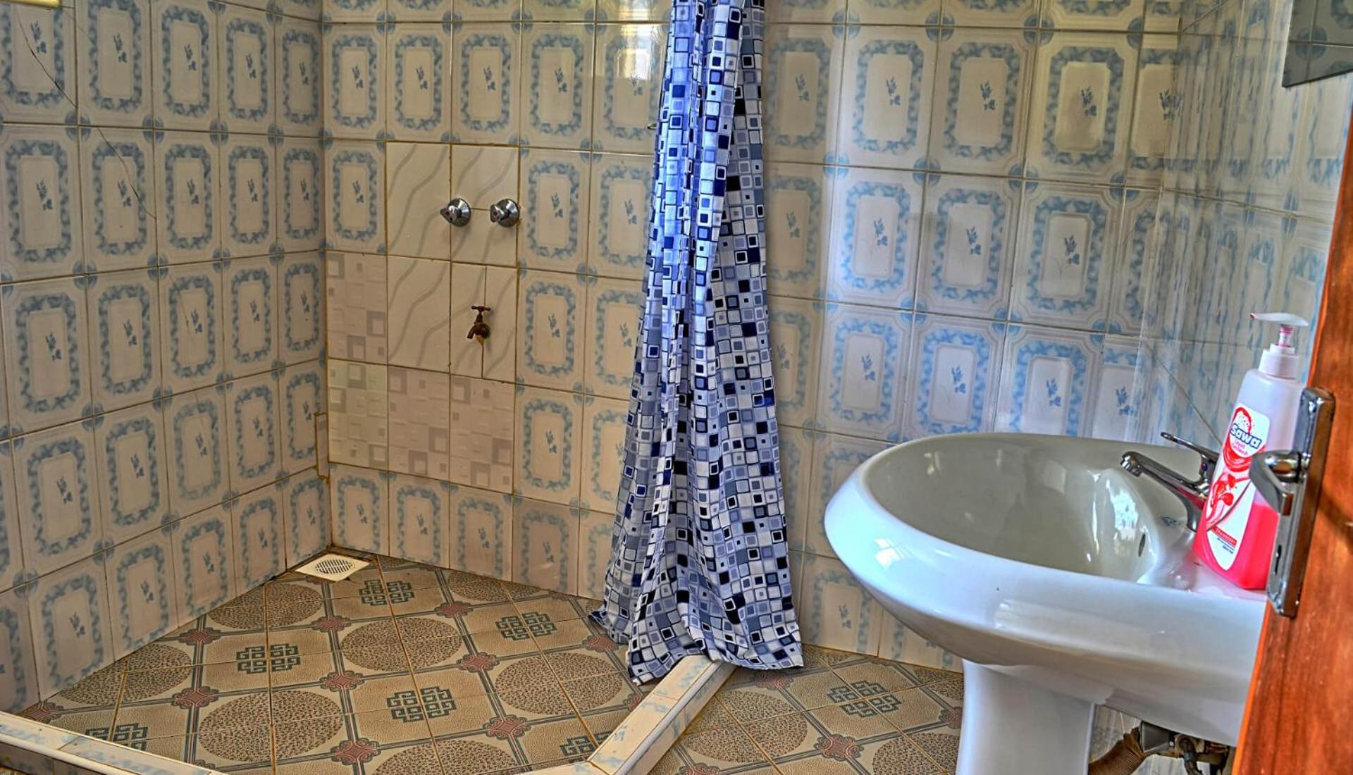 Standard Twin Room - Photo 18