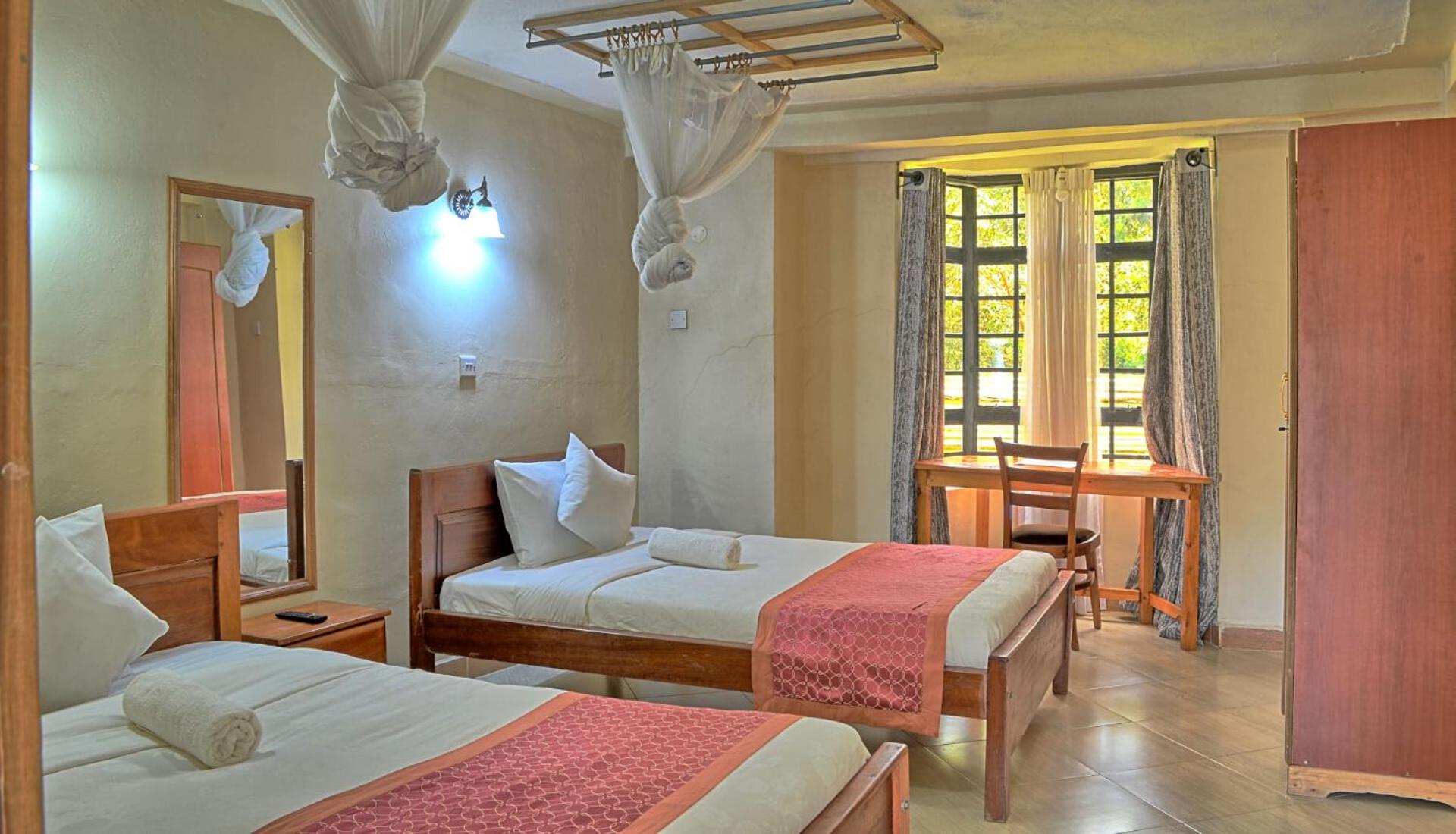 Standard Twin Room - Photo 17