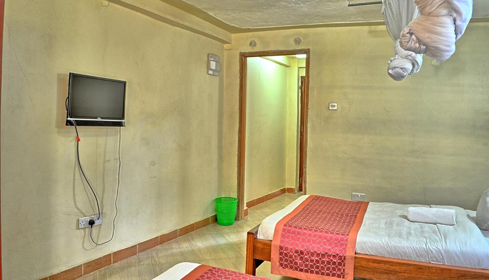 Standard Twin Room - Photo 16