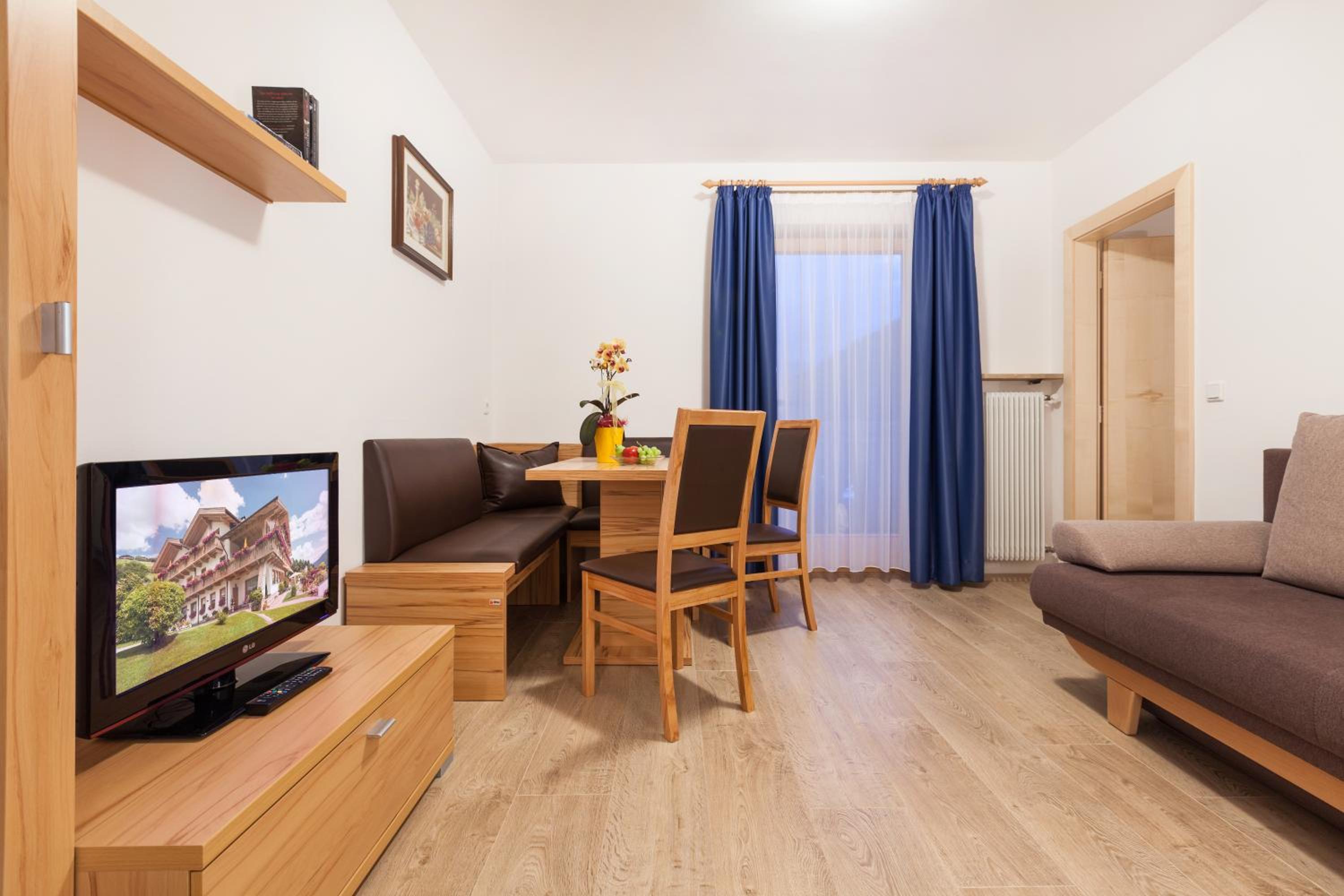 Two-Bedroom Apartment (4-6 Adults)