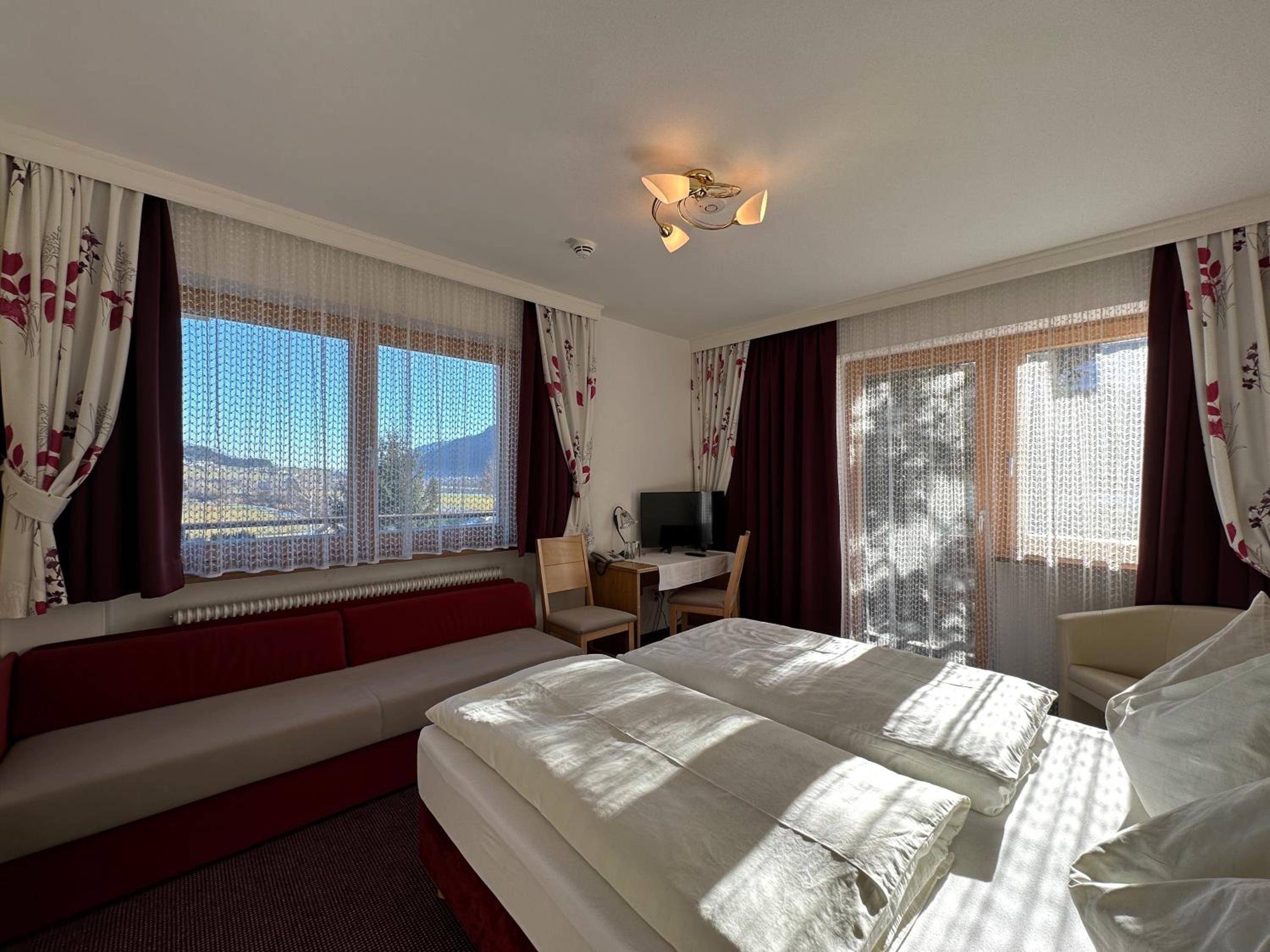 Triple Room with Mountain View photo 3