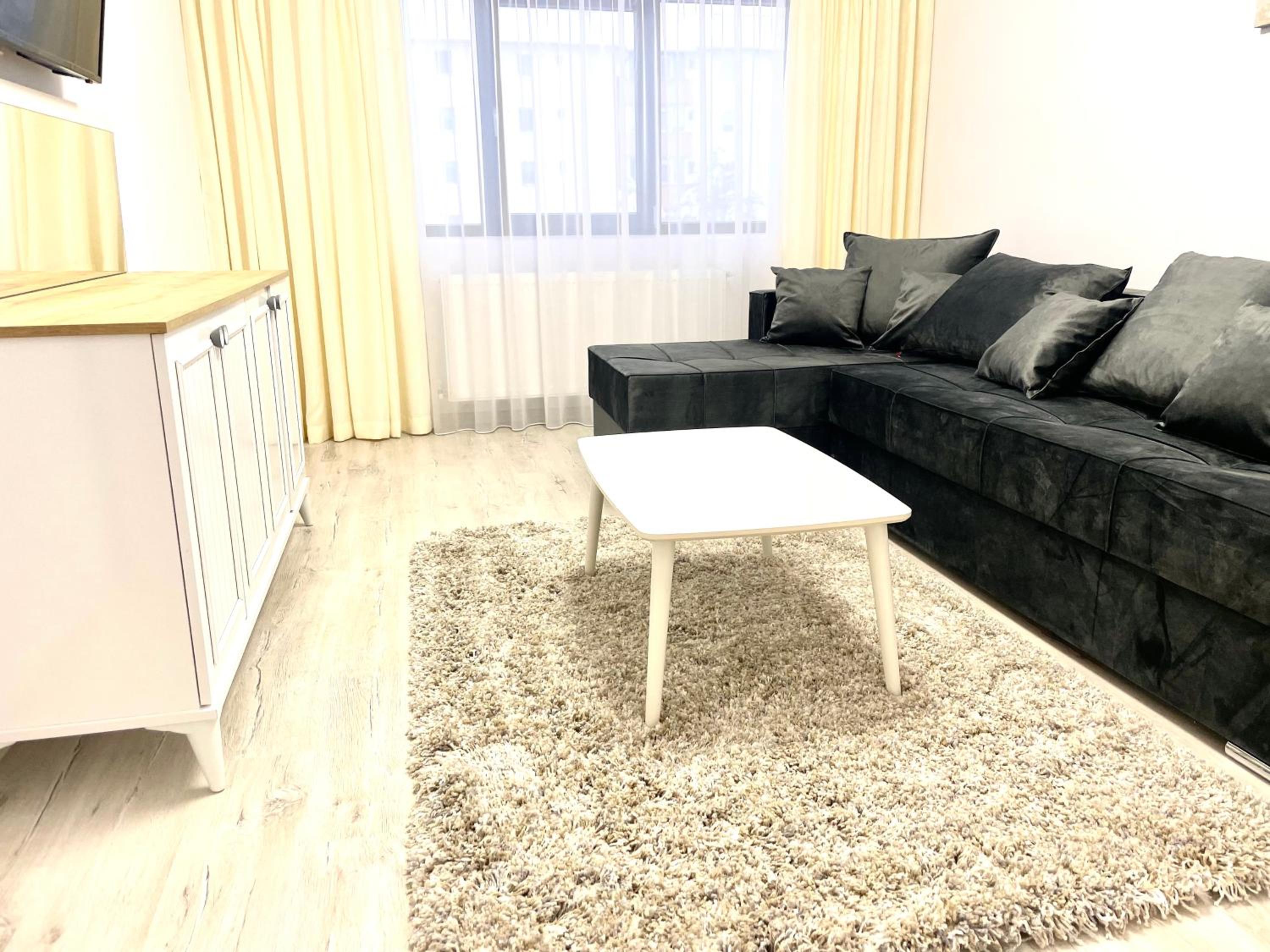 One-Bedroom Apartment photo 1