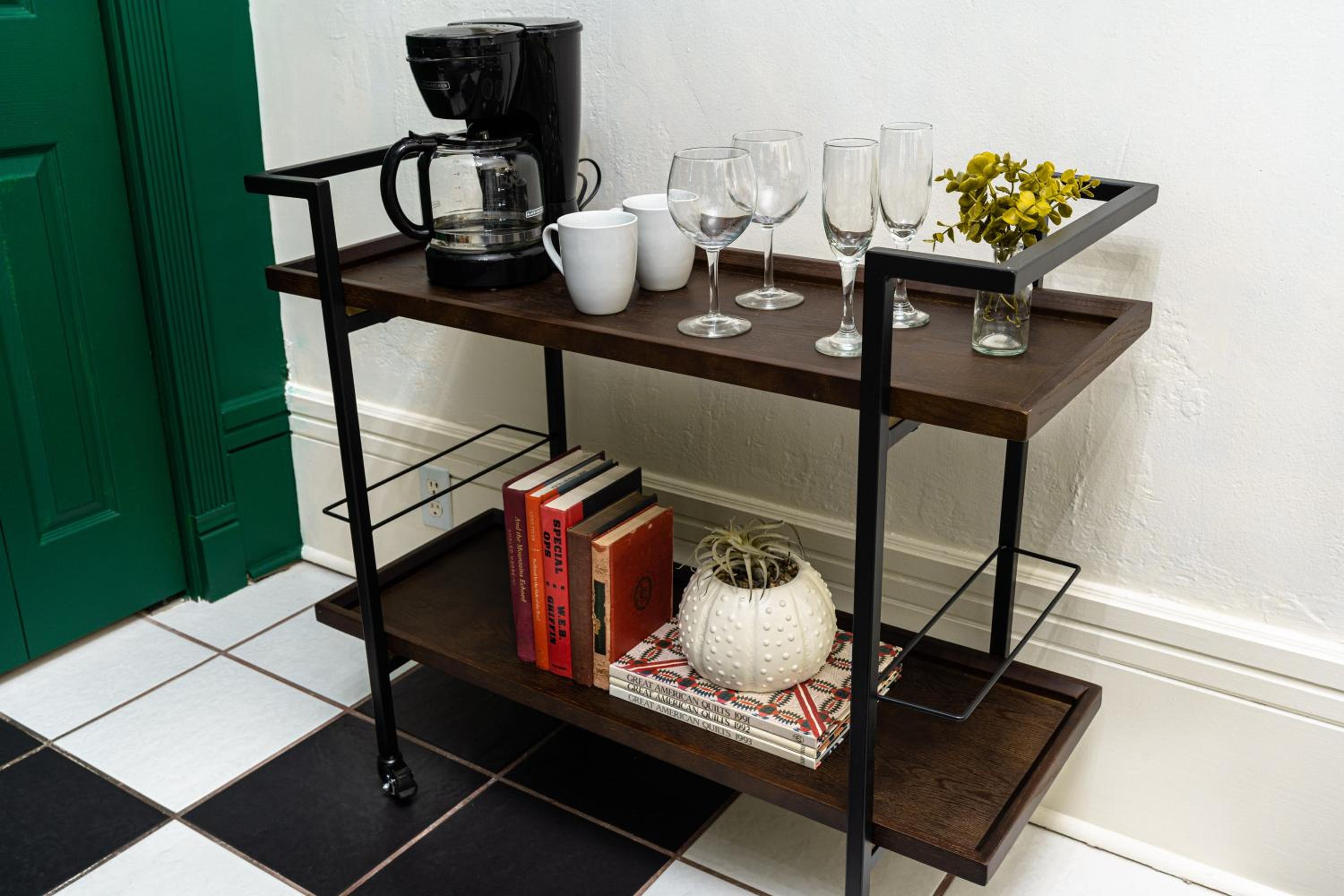 #2 Queen Suite - Photo 4