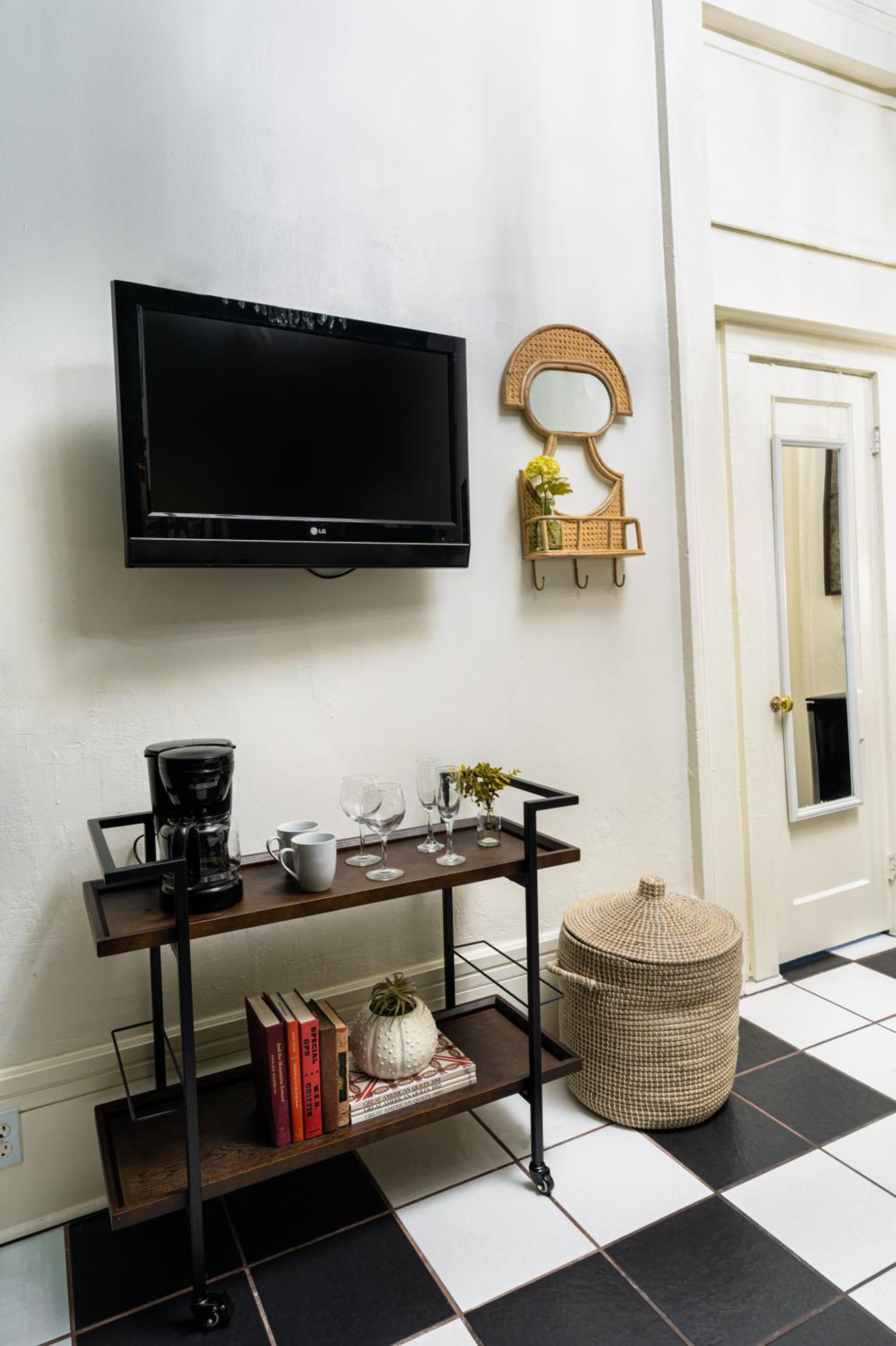 #2 Queen Suite - Photo 16