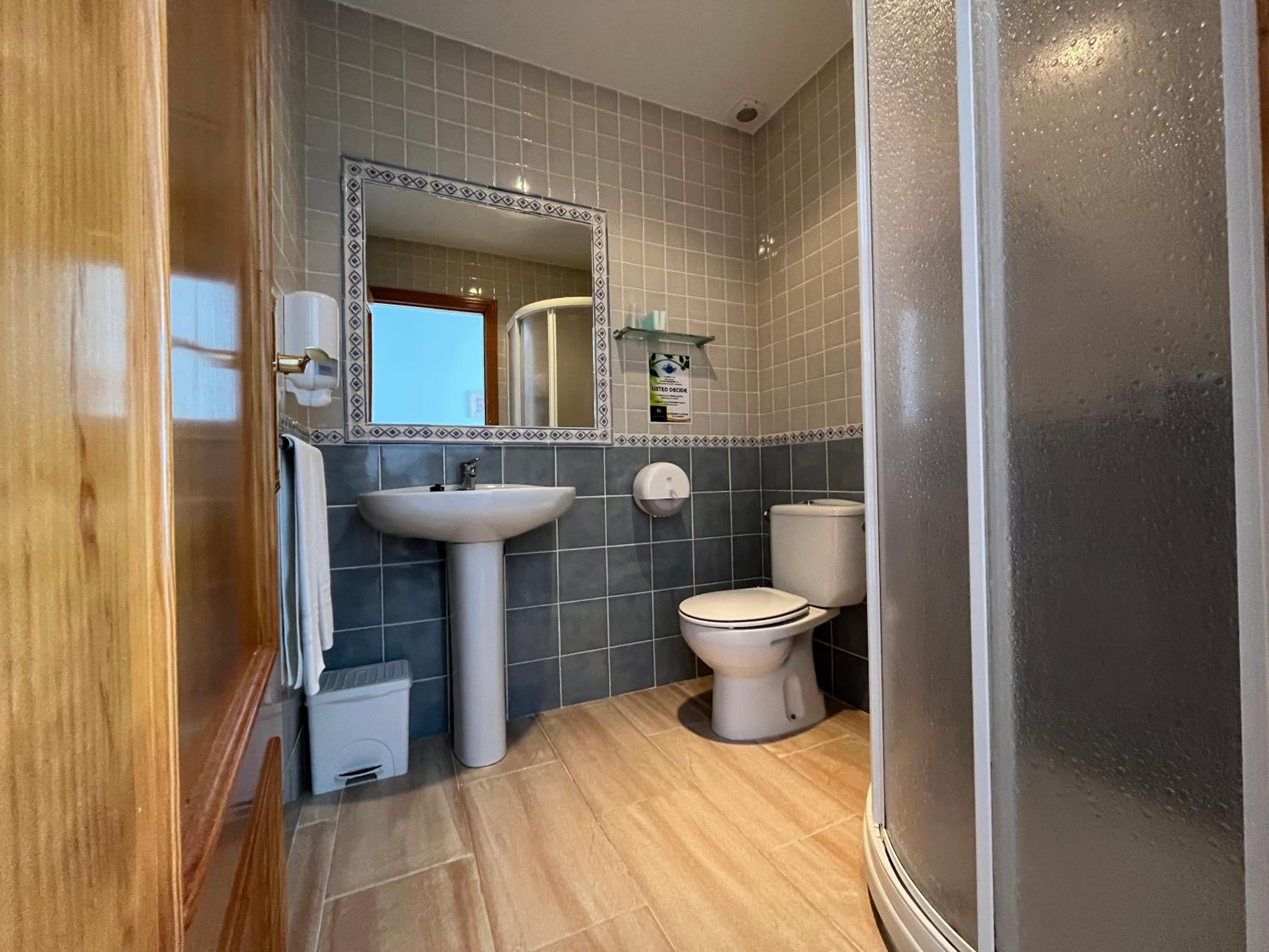 Double Room - Photo 4