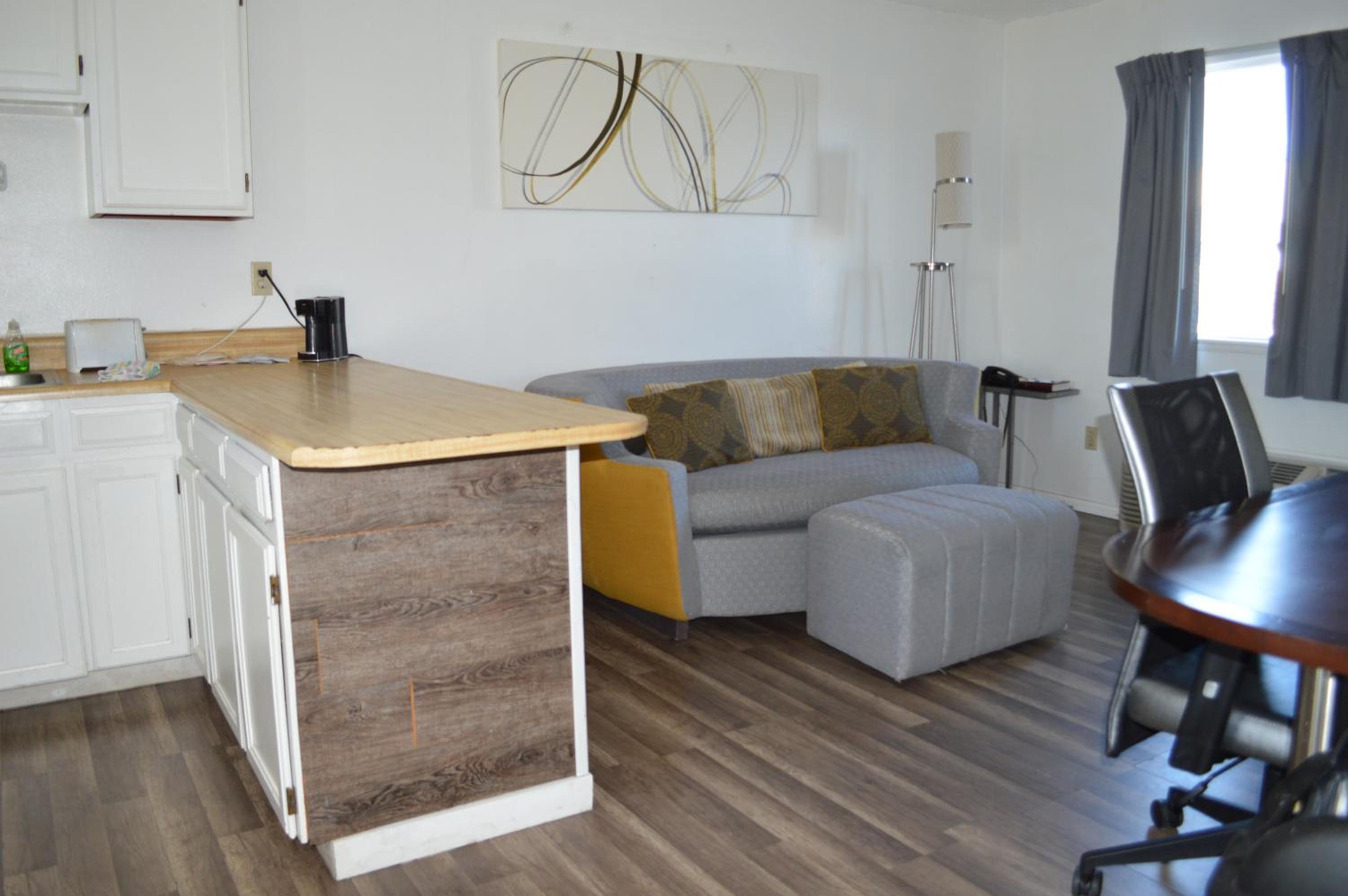 One-Bedroom King Suite - Non-Smoking - Photo 4