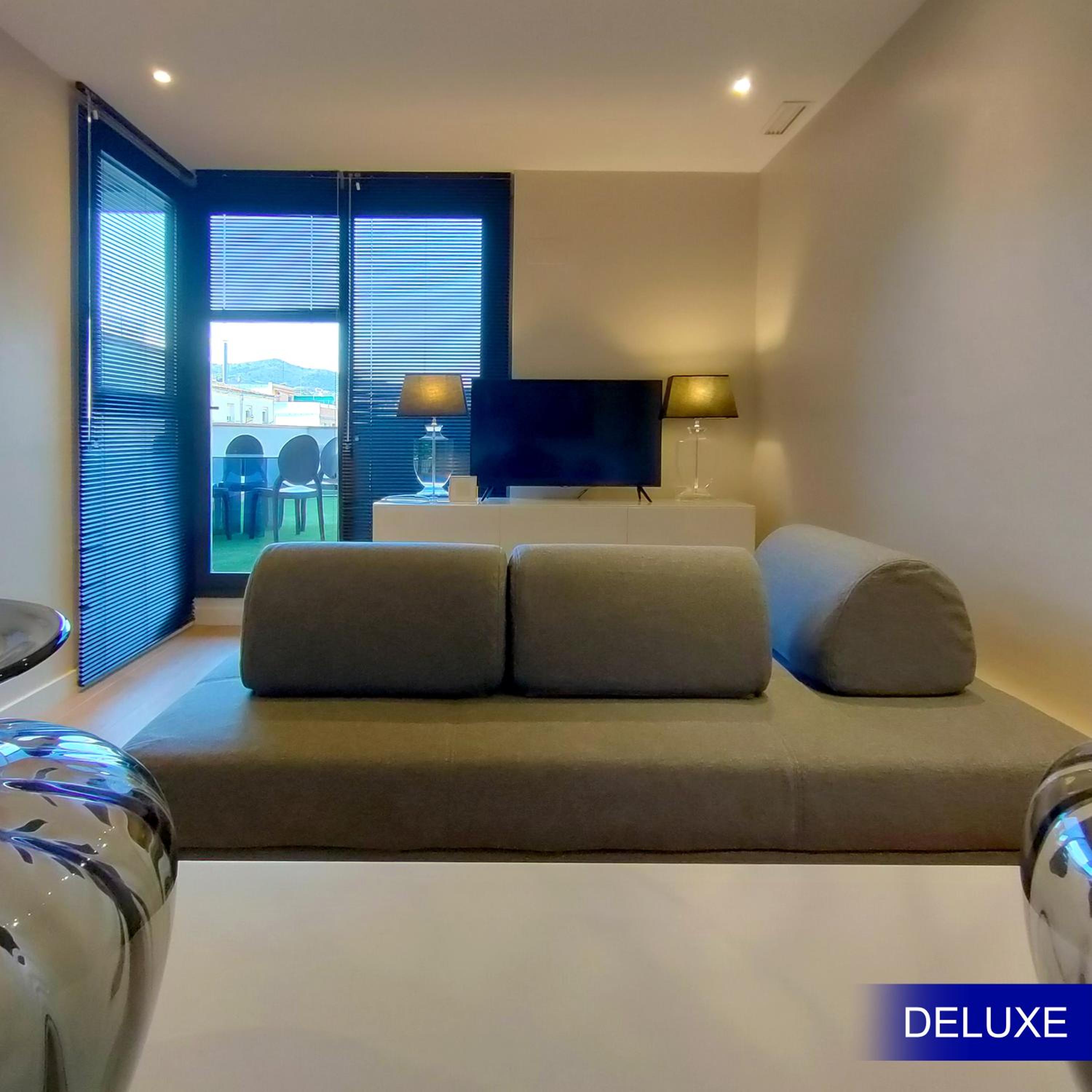 Two-Bedroom Apartment with Balcony and Terrace photo 3