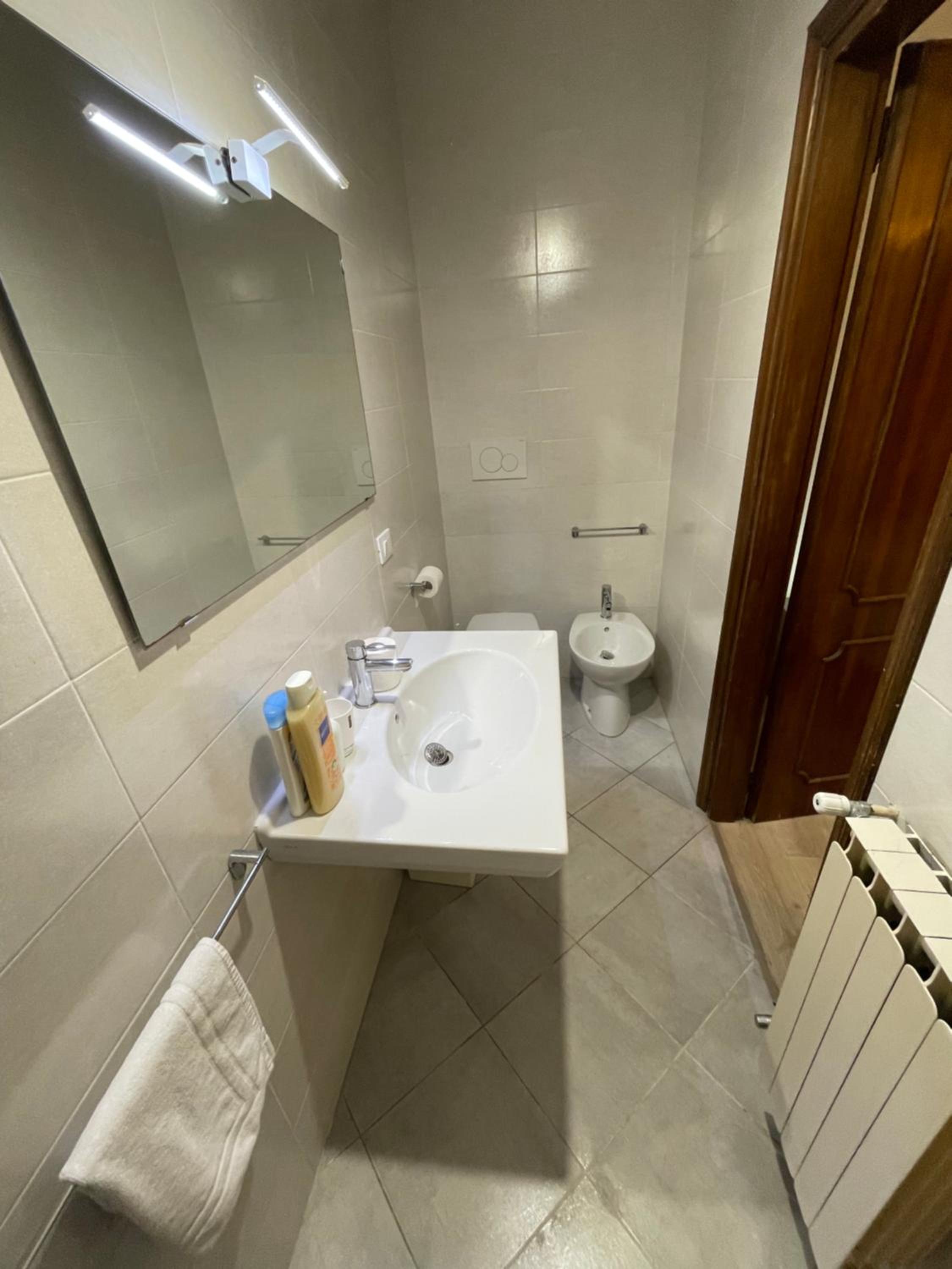 Quadruple Room with private bathroom and canal view photo 2
