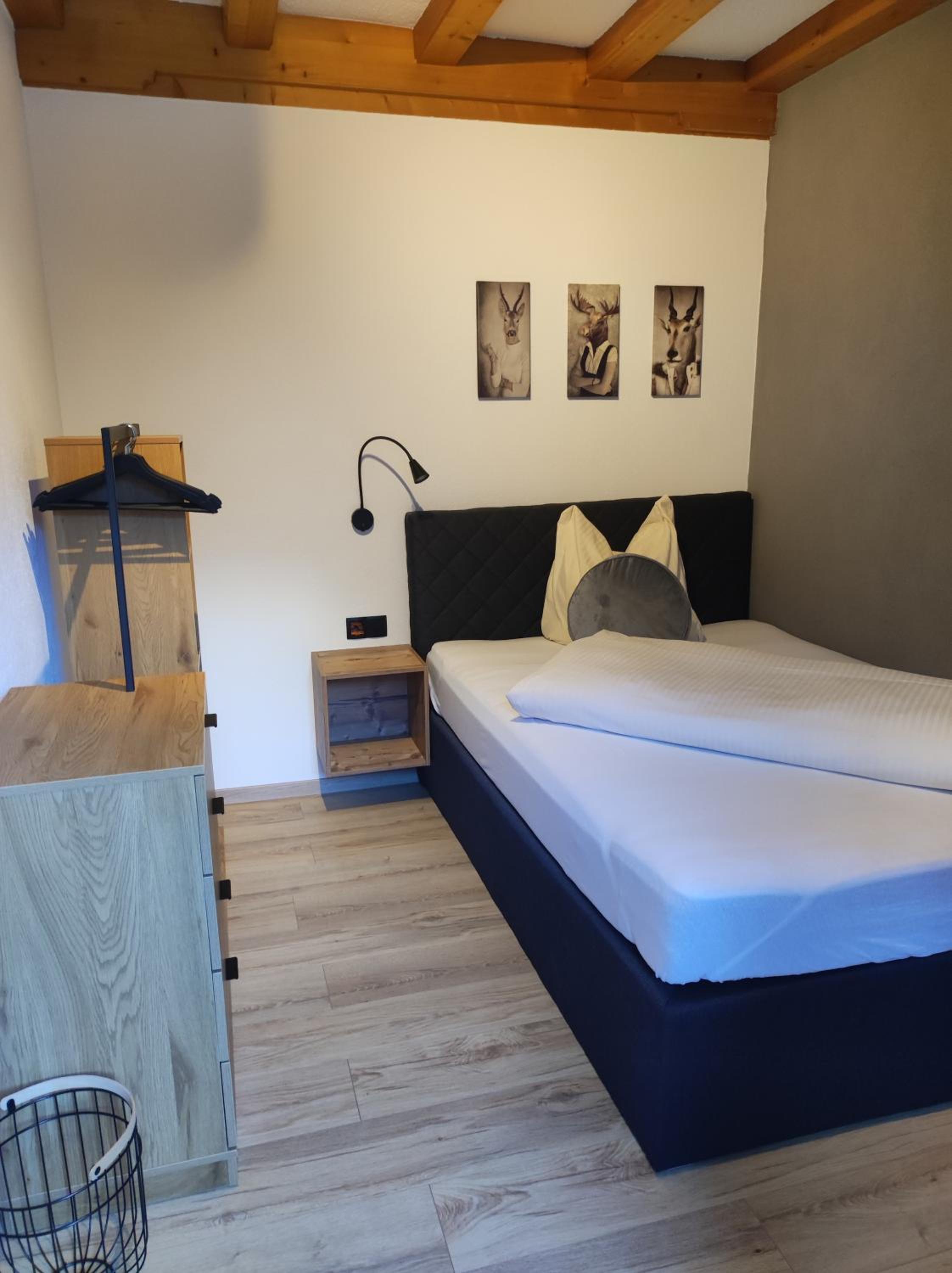 Single Room with Mountain View